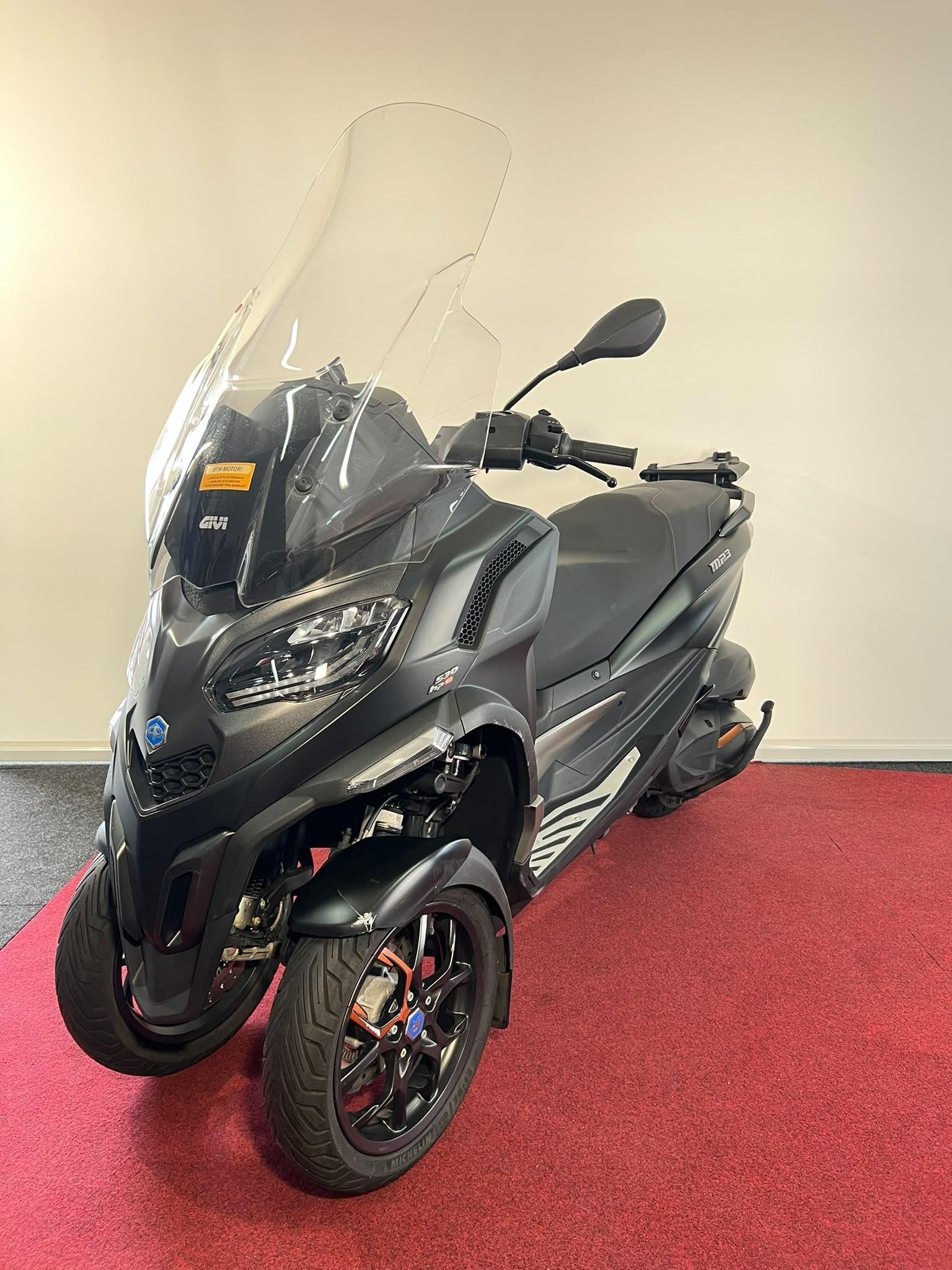 Piaggio 530 MP3 HPE Exclusive, Bedrijf, Handvatverwarming, Piaggio Vespa B.V., Minervum 7272
4817 ZM  Breda, NL