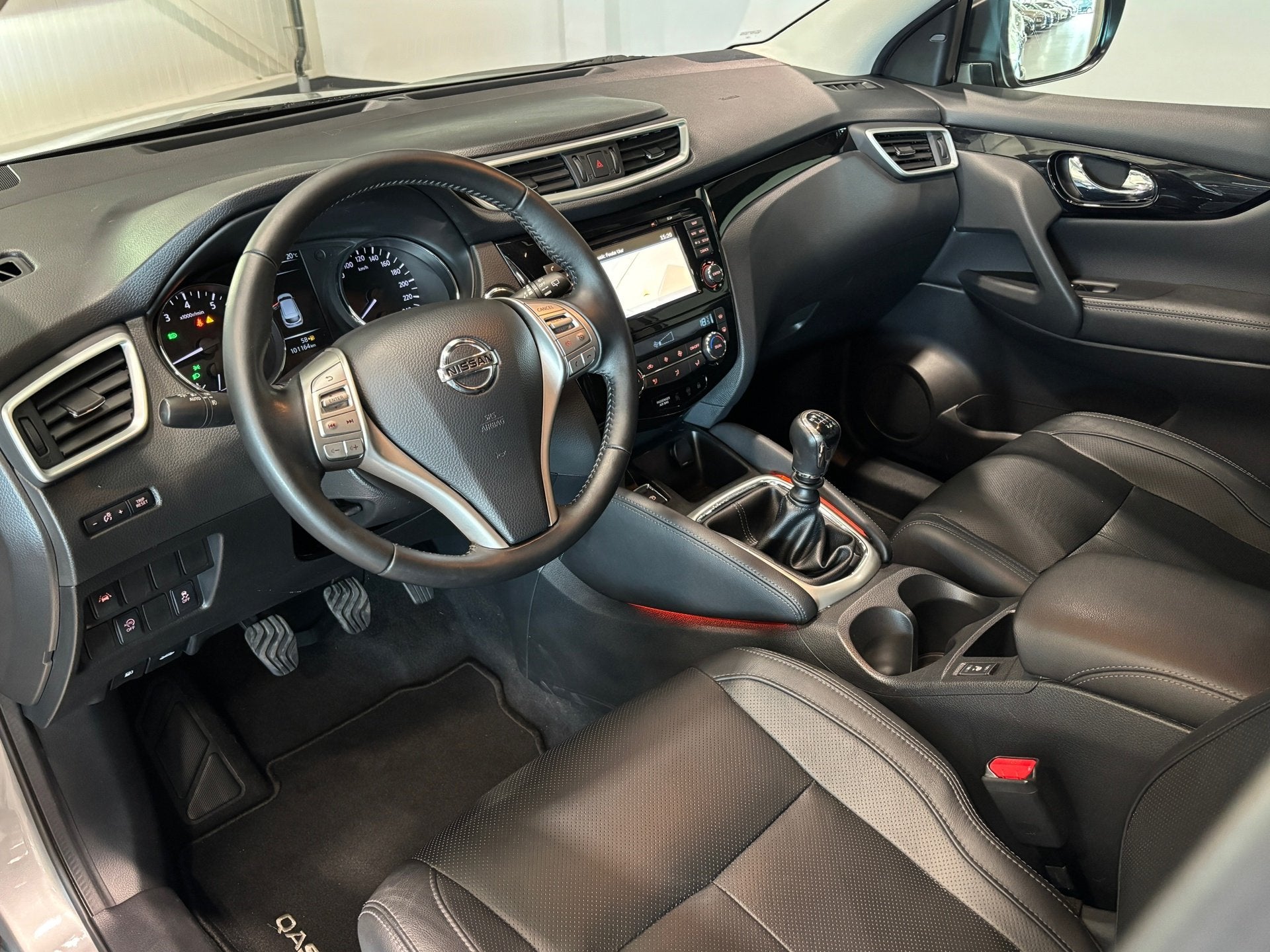 Nissan Qashqai 1.2 Tekna 1eEig/Dealer-oh.|Leder|Trekhaak|Pan, Voorwielaandrijving, Dealer onderhouden, Gebruikt, Zwart