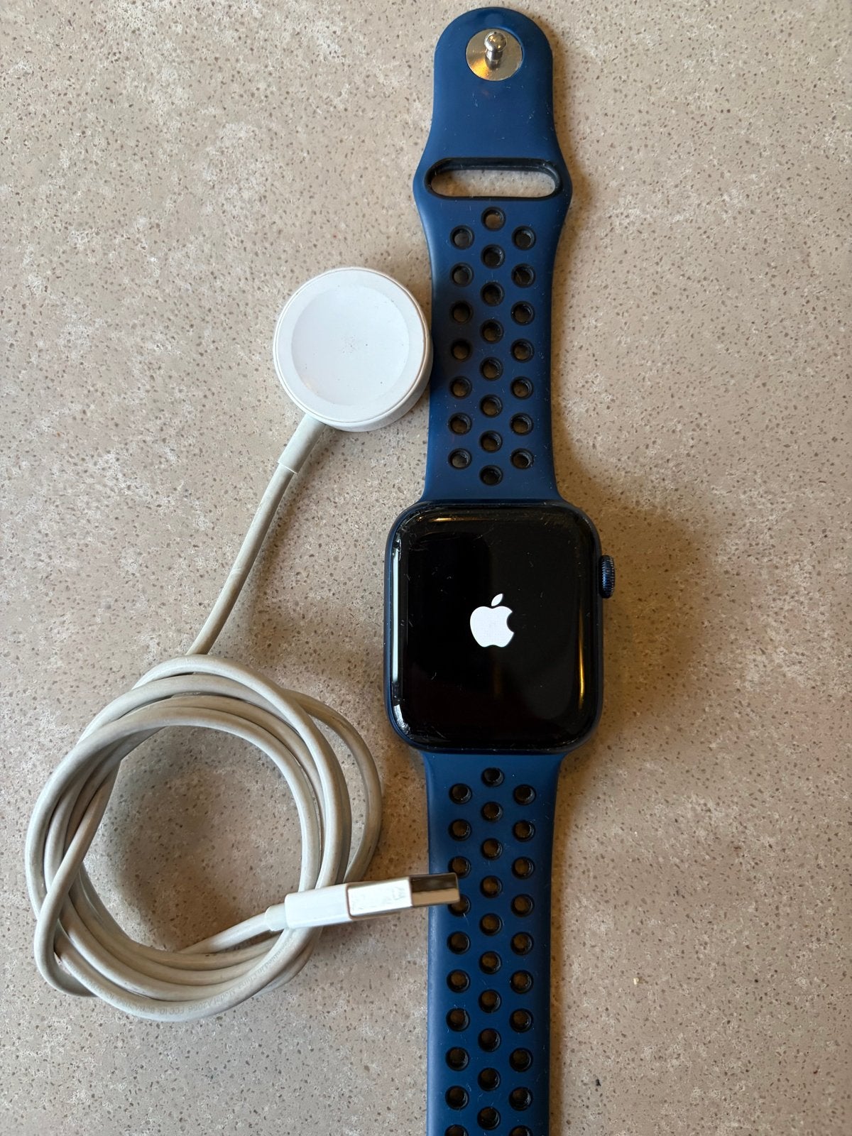 Apple Watch Series 6 (GPS) Blauw met oplader, Gebruikt, Stappen, Blauw, IOS