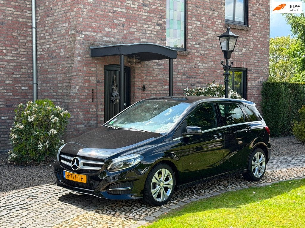 Mercedes-Benz B-klasse 180 Prestige Automaat Navi Led PDC, 1325 kg, Gebruikt, 4 cilinders, Leder en Stof