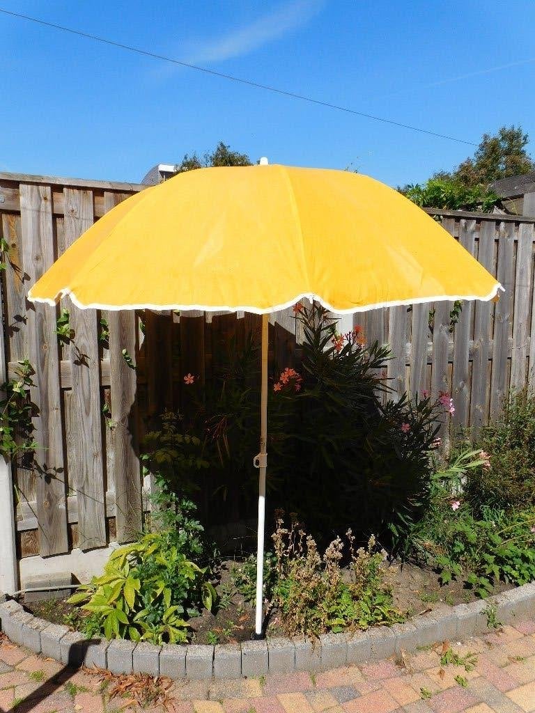 Vintage parasol in oranje / geel, kan ook knikken, stokparas, Ophalen of Verzenden, Overige typen