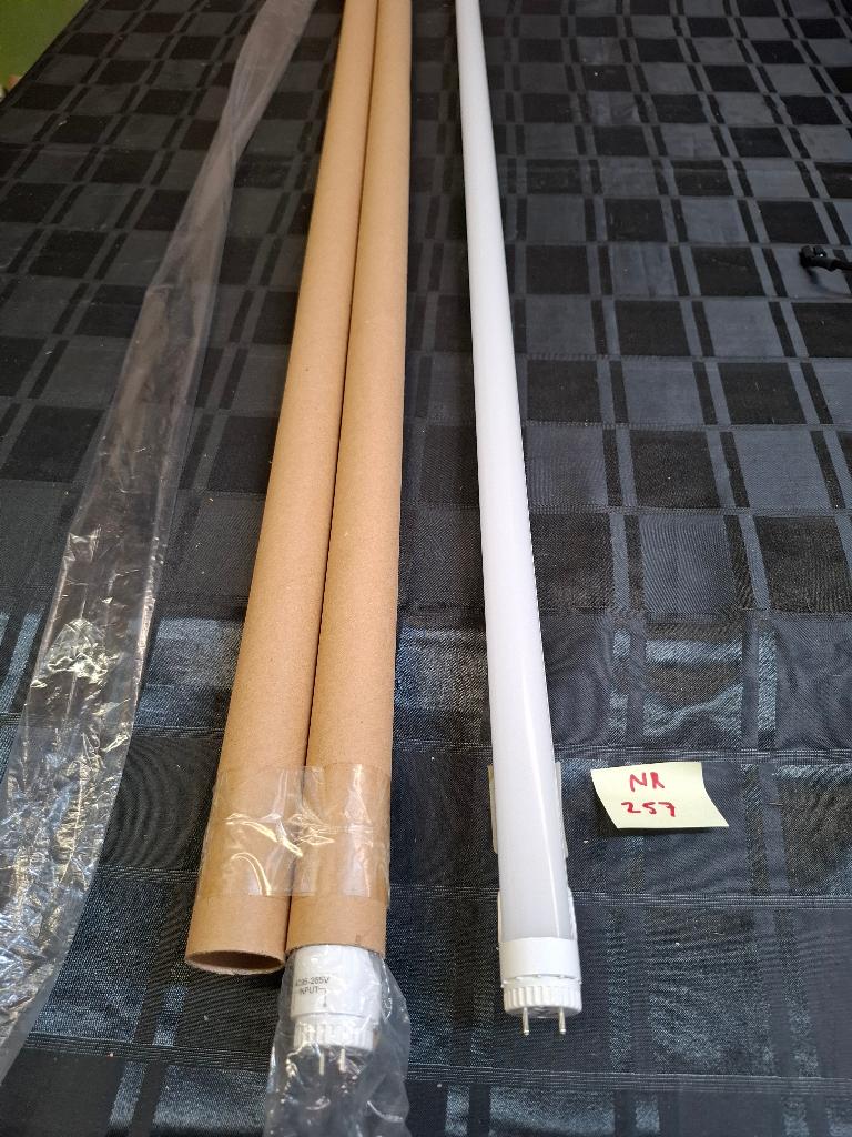 2 x led tl 120cm 18w 2700 k nr 257, Led-lamp, Minder dan 30 watt, Soft of Flame, Nieuw