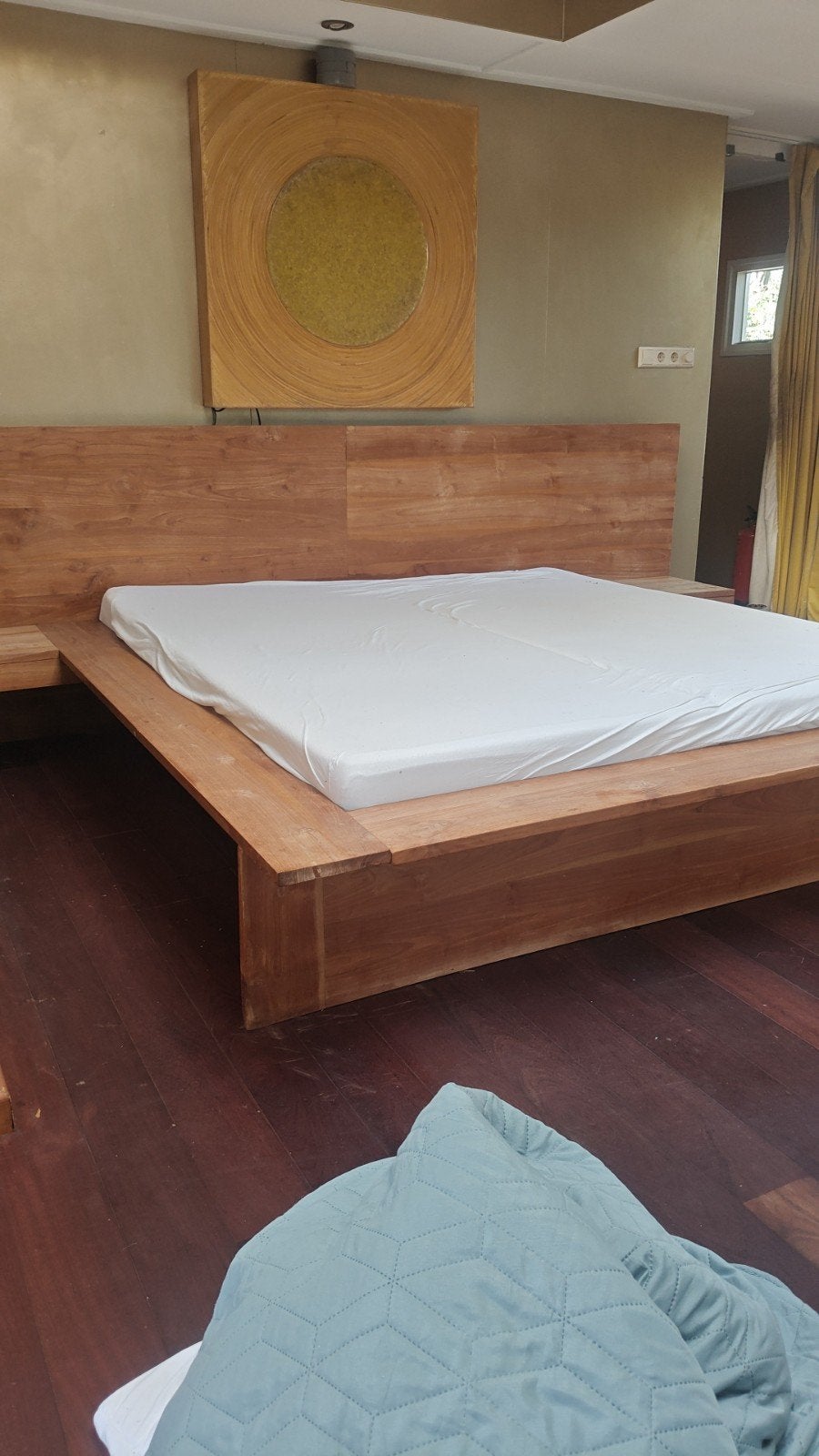 Tweepersoonsbed van teakhout met 2 electrische lattenbodems, Ophalen, Gebruikt, Bruin, Onbekend