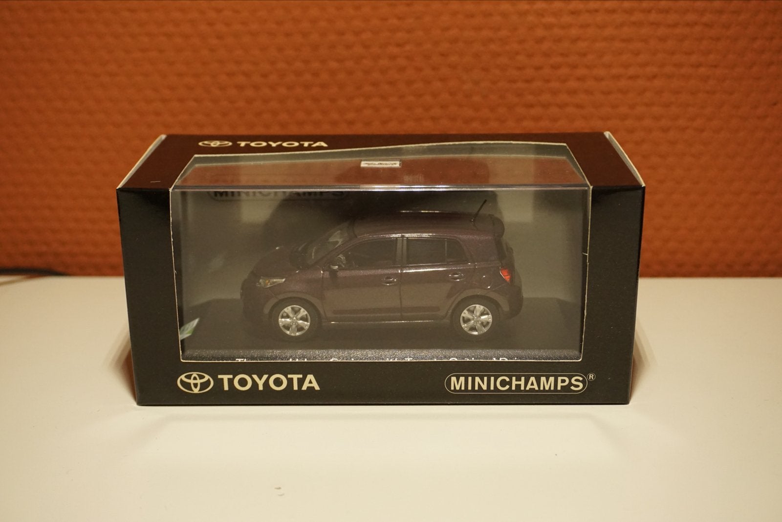 Foto 4 van Minichamps Toyota Modelauto's - Diverse Modellen