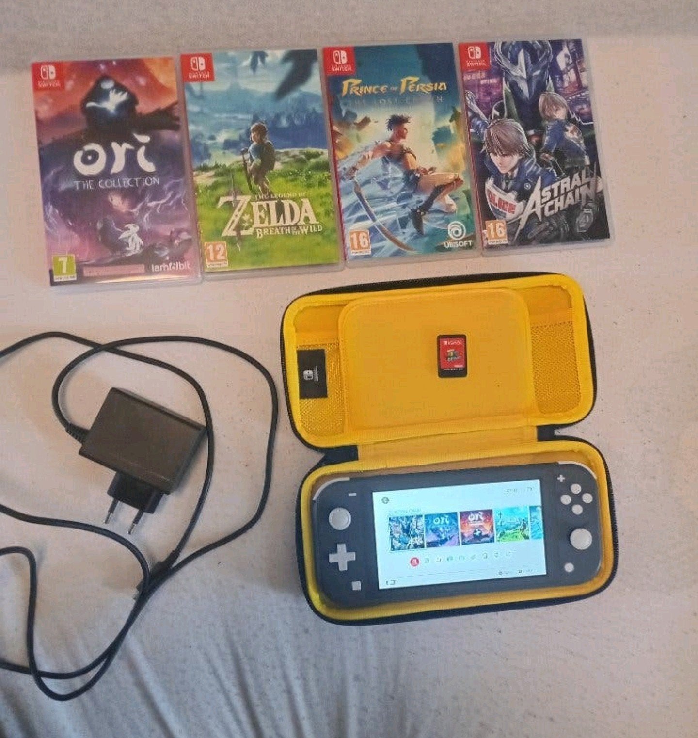 Nintendo Switch Lite met 5 games en accessoires, Met games, Ophalen of Verzenden, Zo goed als nieuw, Zonder controller