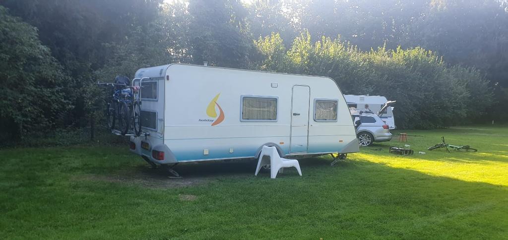 Caravan Eifelland holiday 500 TKM, Dwarsbed, Kachel, Treinzit, 750 - 1000 kg
