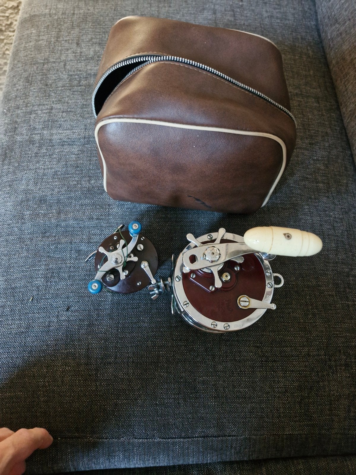 Vintage Penn en onbekende vismolen met tas, Ophalen of Verzenden, Gebruikt, Molen