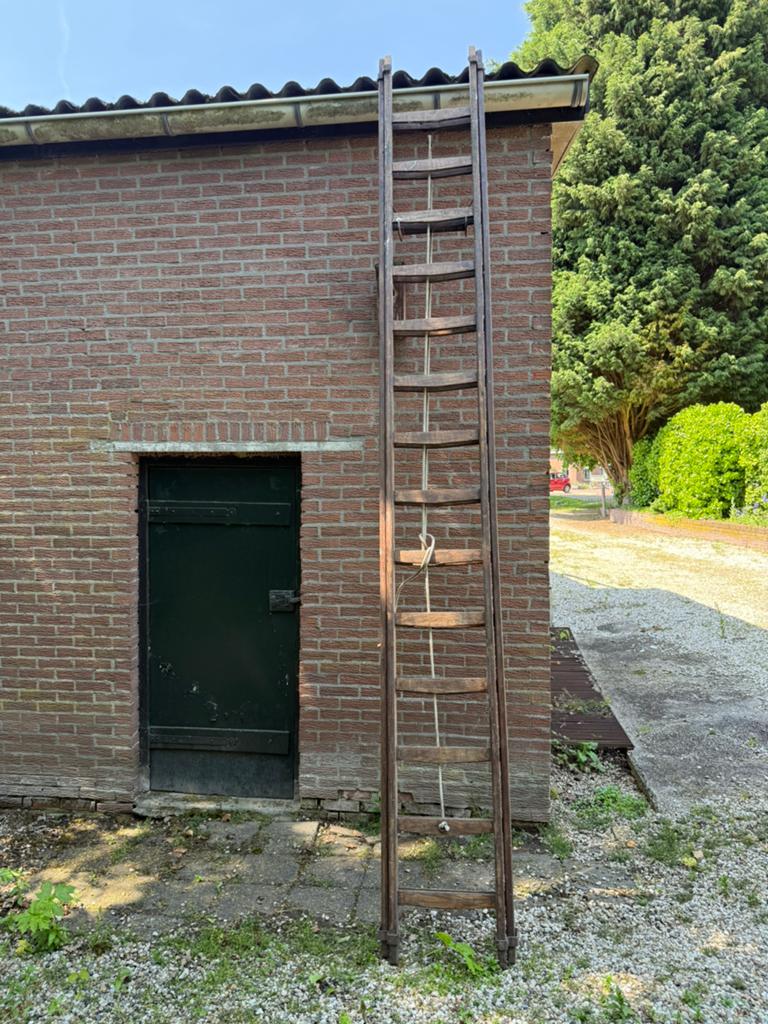 Houten schuifladder, Doe-het-zelf en Verbouw, Ladders en Trappen, Ophalen, Gebruikt, 4 meter of meer