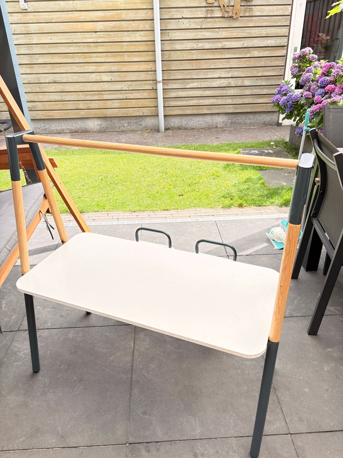 Kinder tafel met 2 krukjes, Ophalen, Gebruikt, Tafel(s) en Stoel(en)