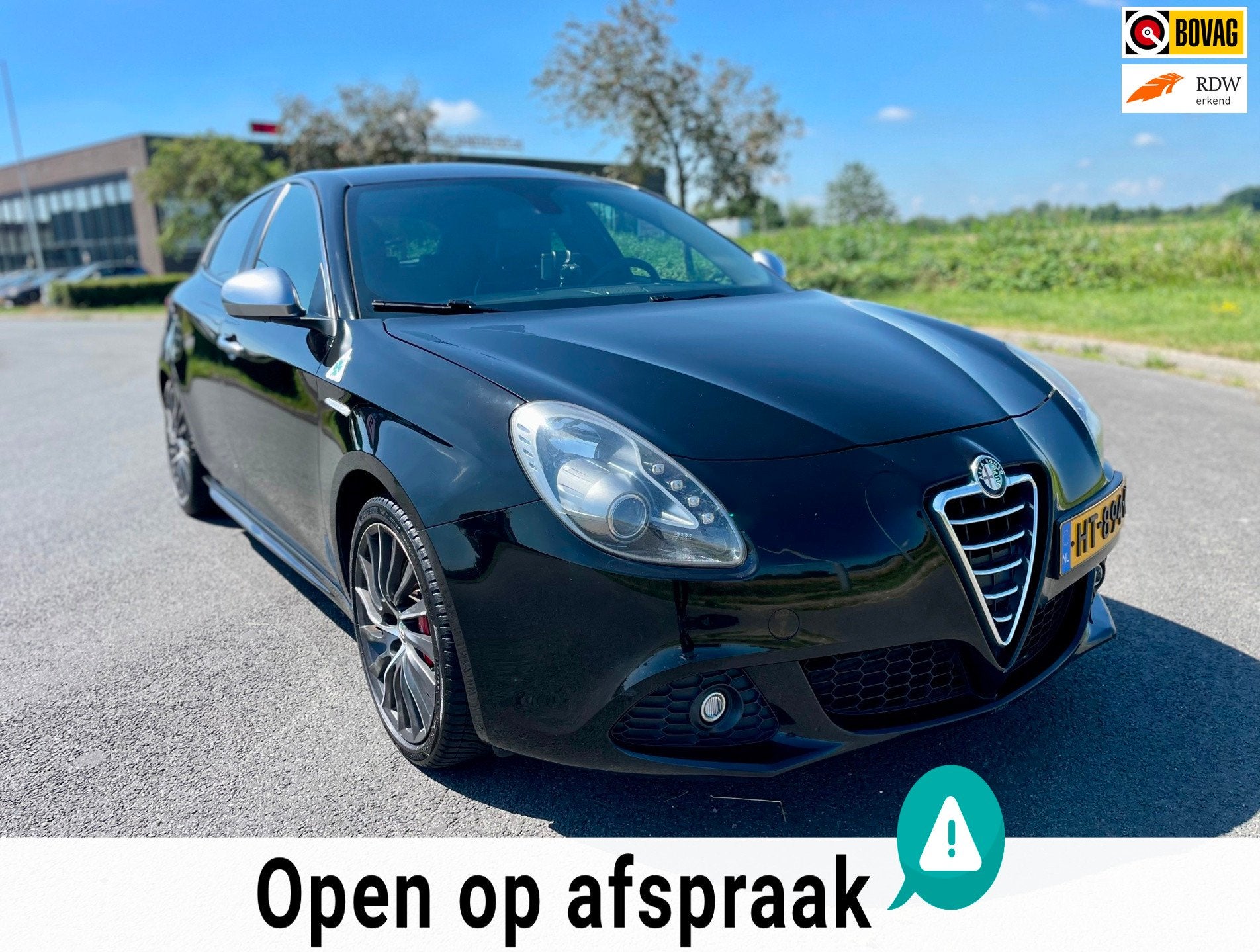 Alfa Romeo Giulietta 1.7 TBi Quadrifoglio Verde, 235pk, Trek, Gebruikt, Zwart, 4 cilinders, Leder en Stof