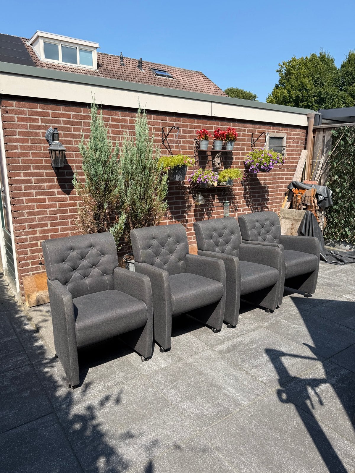 4 goed onderhouden eetkamerstoelen op wieltjes, Ophalen, Gebruikt, Vier, Stof