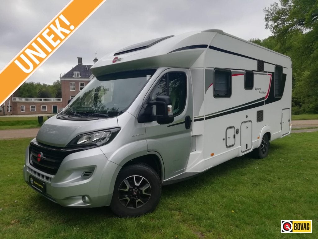 Bürstner Lyseo Privilege 745 met TV en 2 luxe hefbedden!, Caravans en Kamperen, Campers, Niet ingevuld, Ringverwarming, Fiat, Bürstner