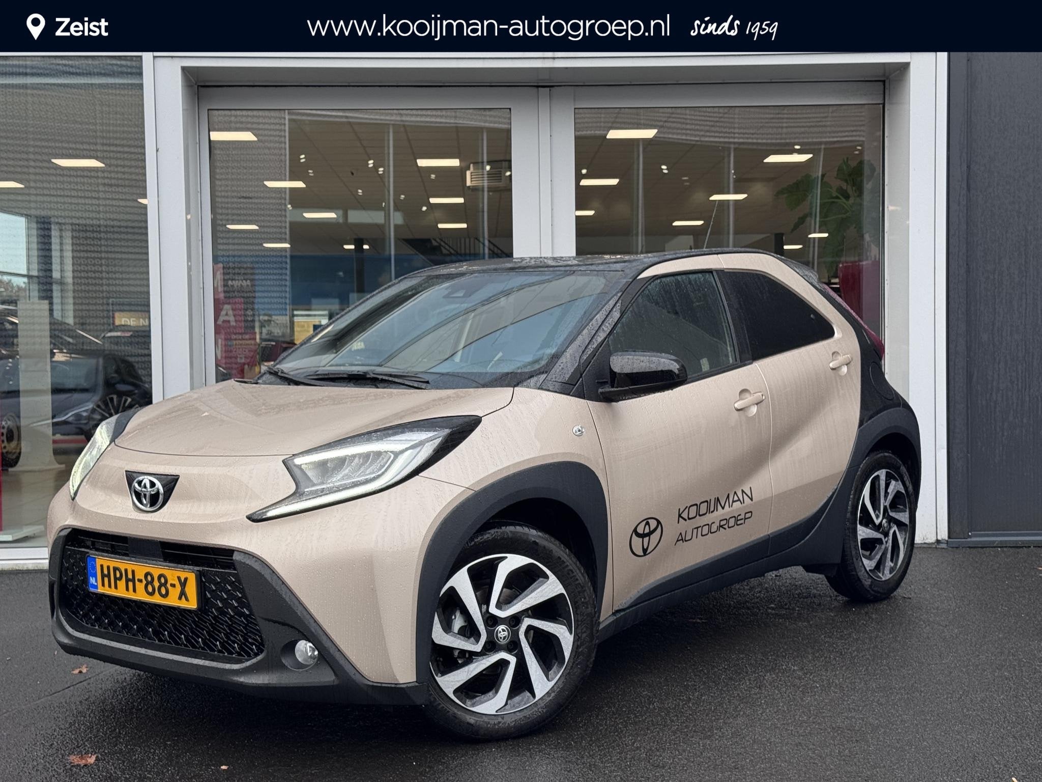 Toyota Aygo X 1.0 VVT-i MT Pulse Apple Carplay/Android Auto, Stof, Gebruikt, Bruin, 4 stoelen