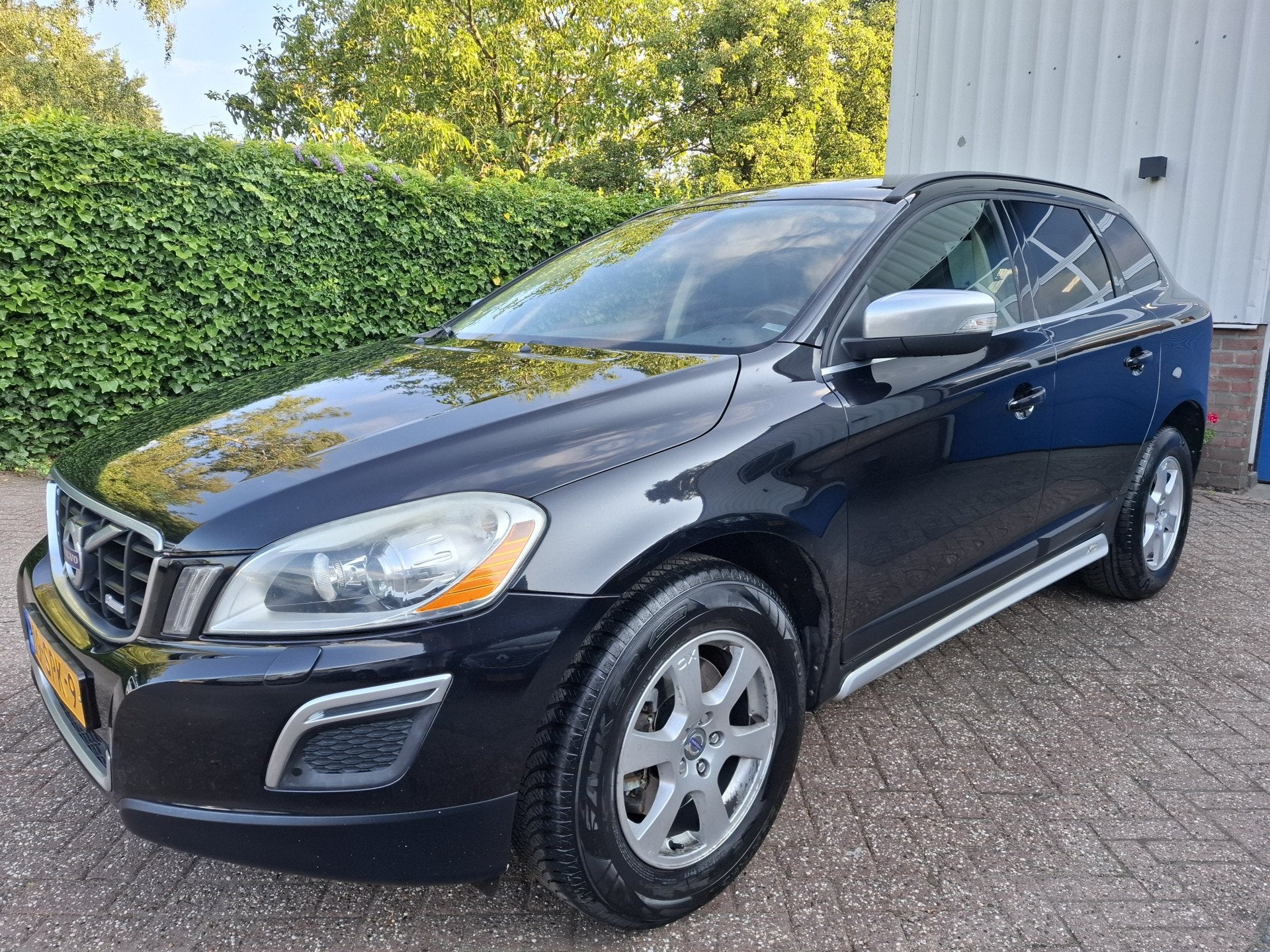Volvo XC60 2.0 T5 R-Design LEER/XENON/CRUISE/NAVI 241PK, Auto's, Volvo, Euro 5, 4 cilinders, Zwart, Bedrijf