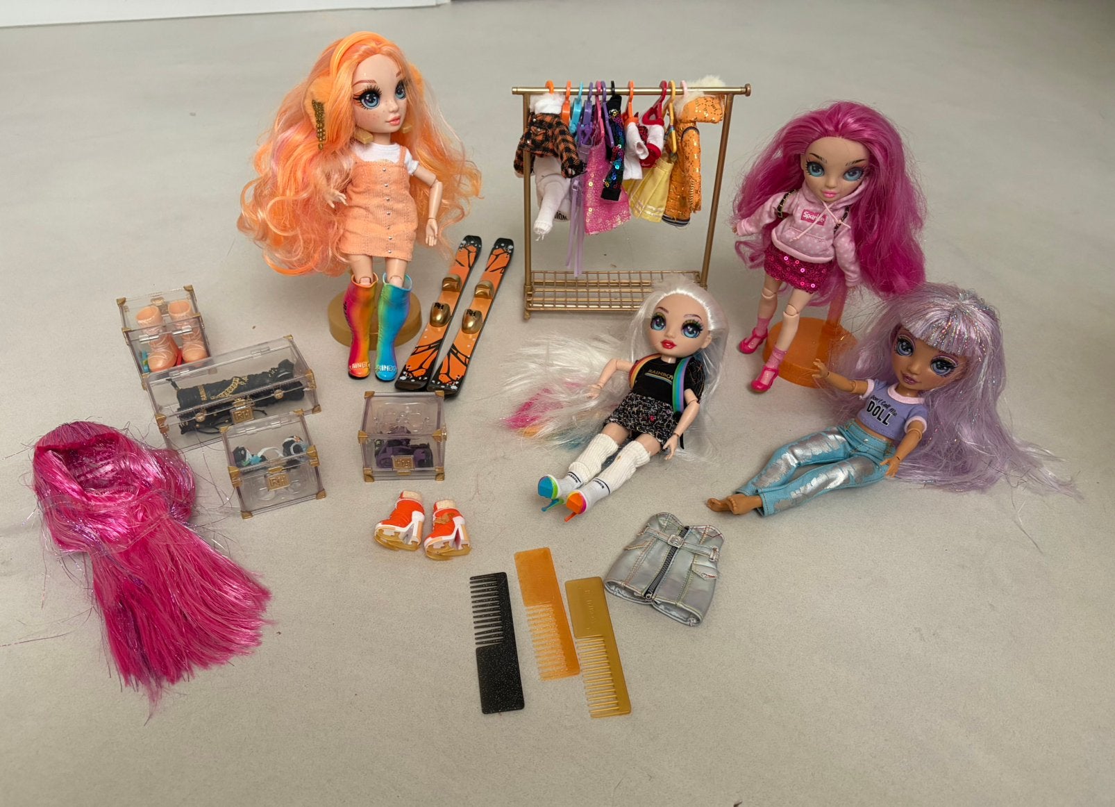 Rainbow High set, zeer uitgebreid en als nieuw!, Ophalen, Zo goed als nieuw
