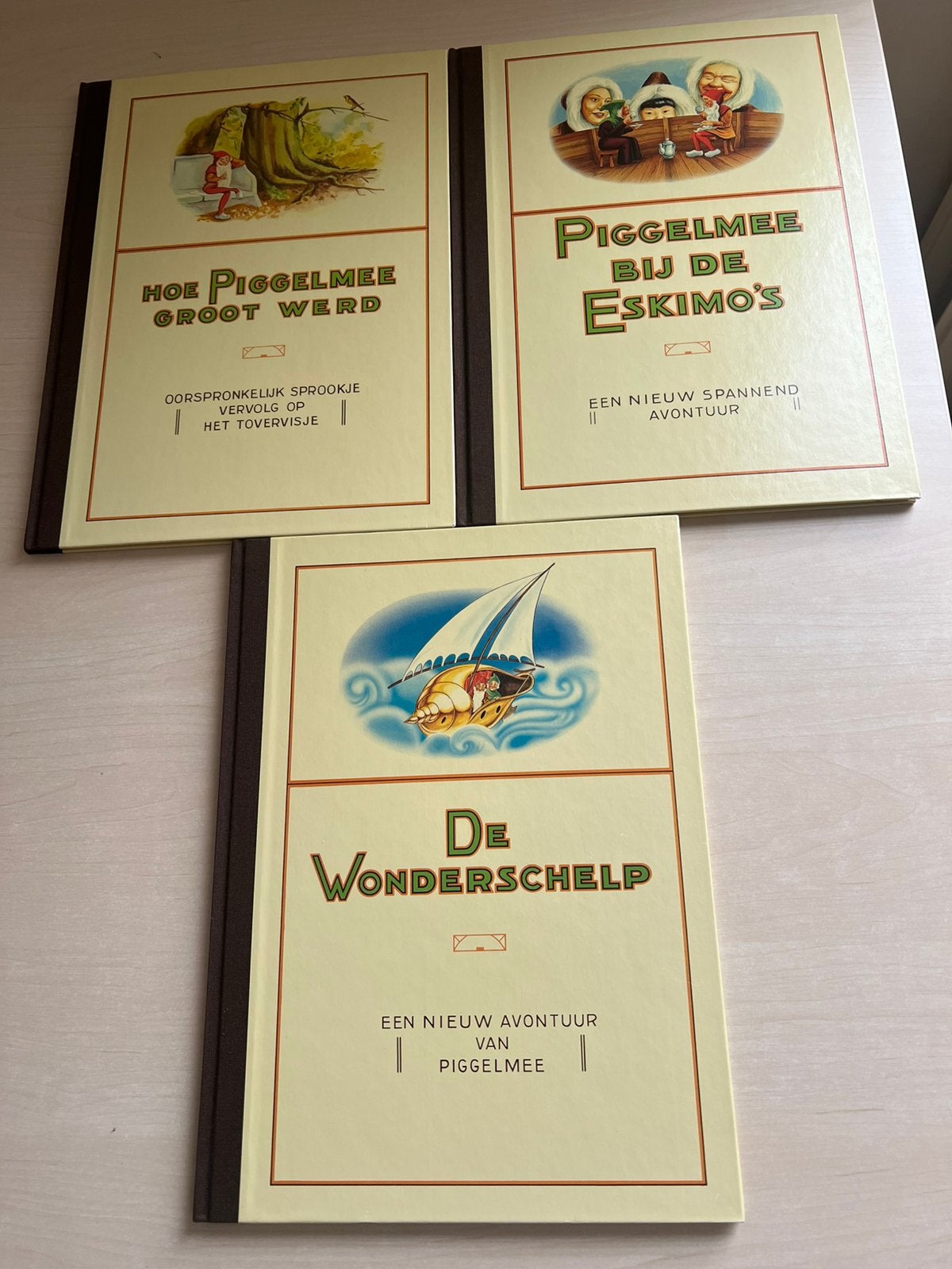 Drie boeken van Piggelmee uitgegeven door van Nelle, Ophalen of Verzenden, Zo goed als nieuw