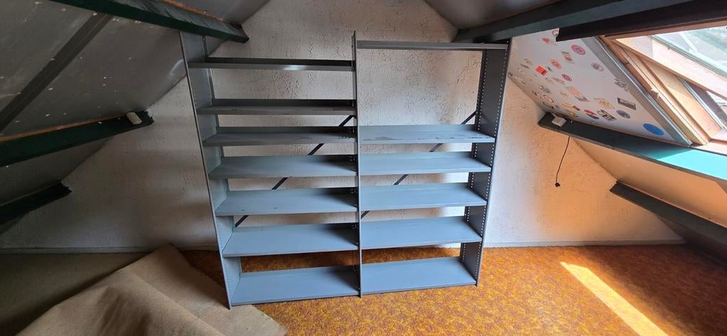 Gratis metalen kast, Ophalen