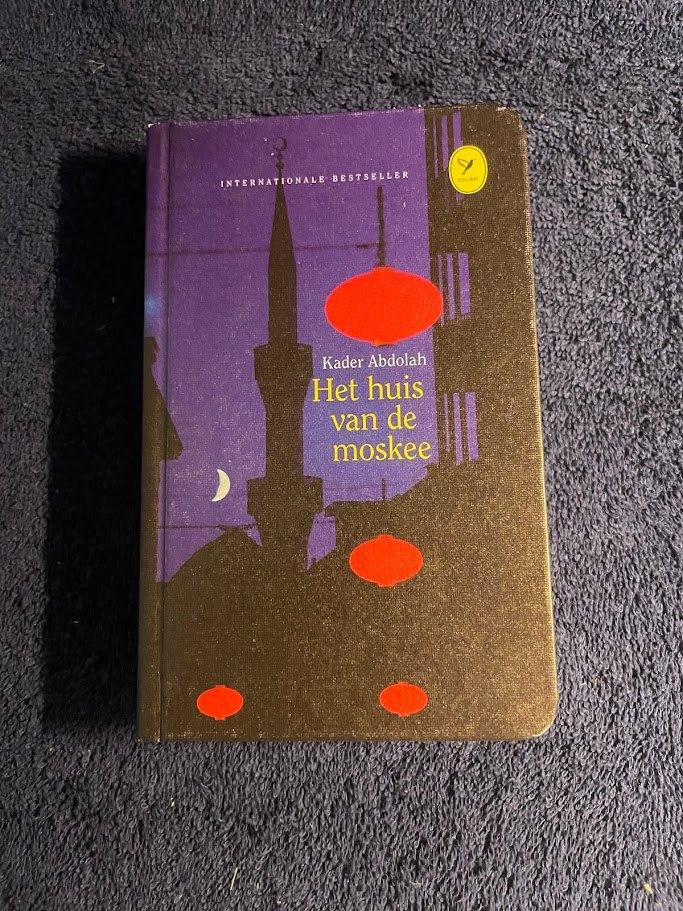 Boek: Het huis van de moskee – Kader Abdolah., Ophalen of Verzenden, Zo goed als nieuw, Kader Abdolah.