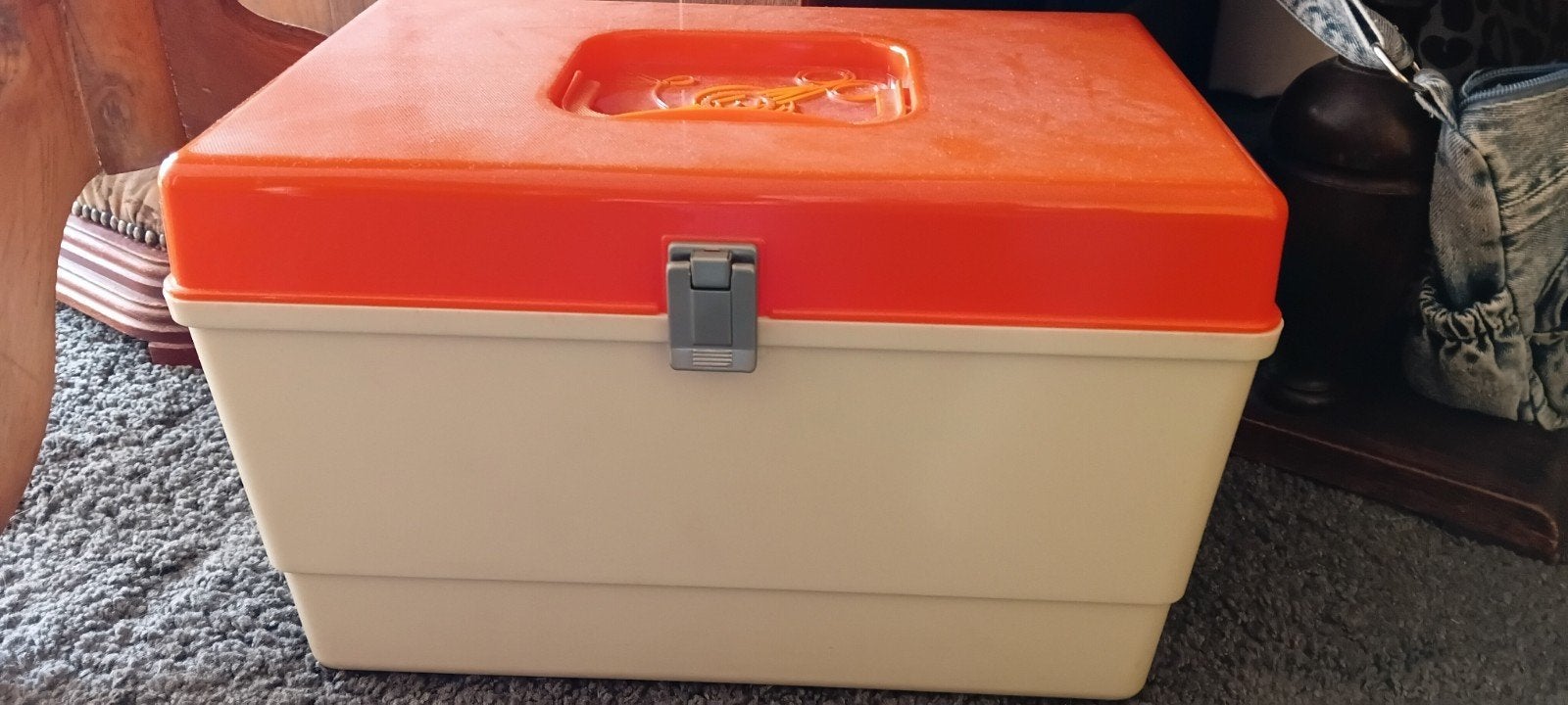 Vintage Naaibox - Oranje/Wit, Ophalen of Verzenden, Gebruikt, Overige typen