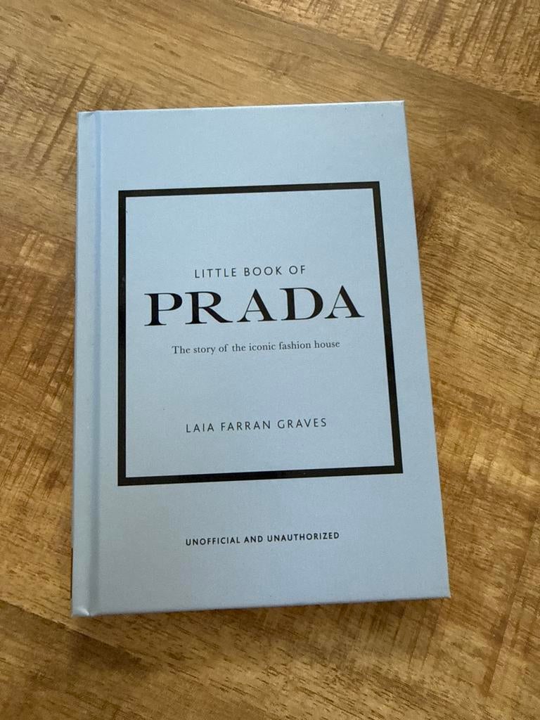 Prada Boek - Nieuwstaat - Cadeau of Accessoire, Boeken, Ophalen of Verzenden, Nieuw, Mode algemeen