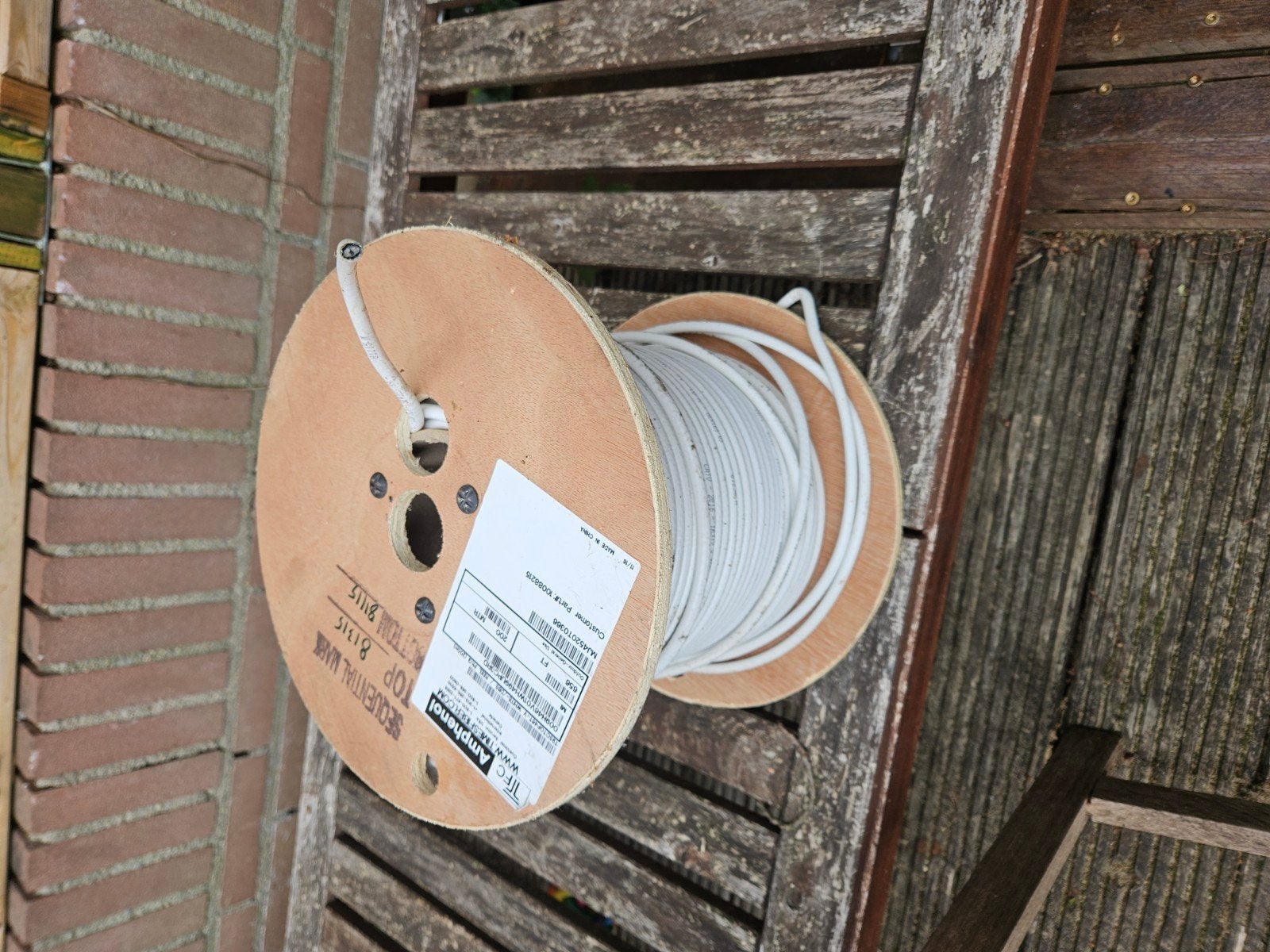 130 meter coax kabel op houten klos, Ophalen of Verzenden, Nieuw, Kabel of Snoer