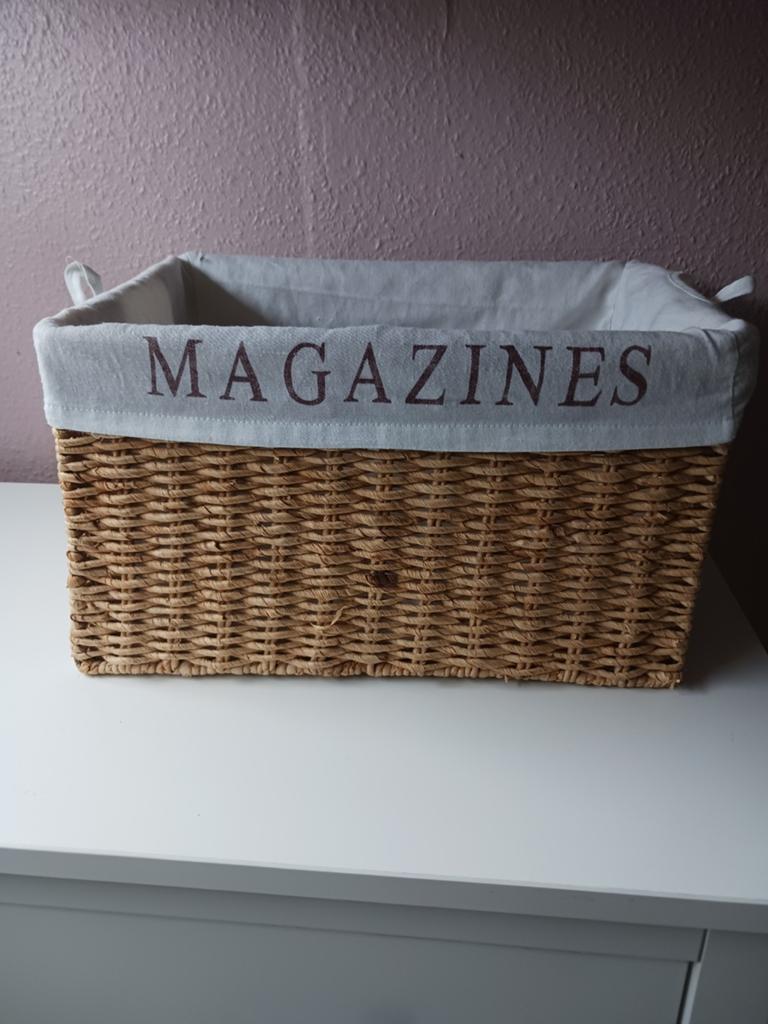 Kleine  magazine  mandje, Ophalen, Mand, Zo goed als nieuw, Riet