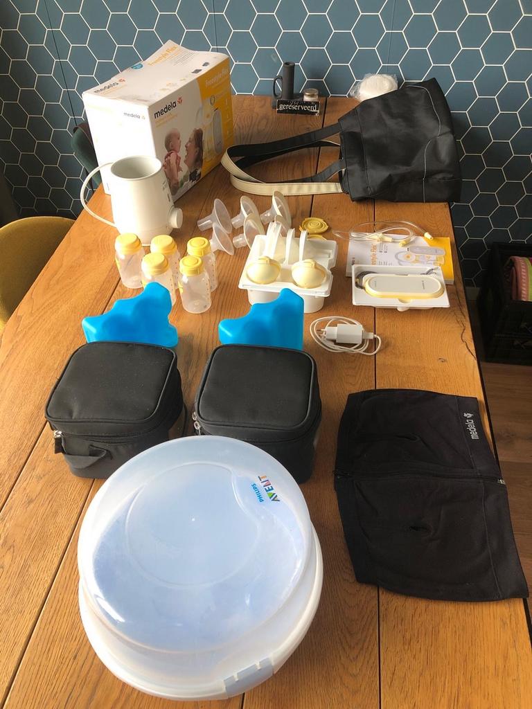 Medela Freestyle Flex Dubbele Elektrische Borstkolf Set, Ophalen of Verzenden, Gebruikt, Borstkolf