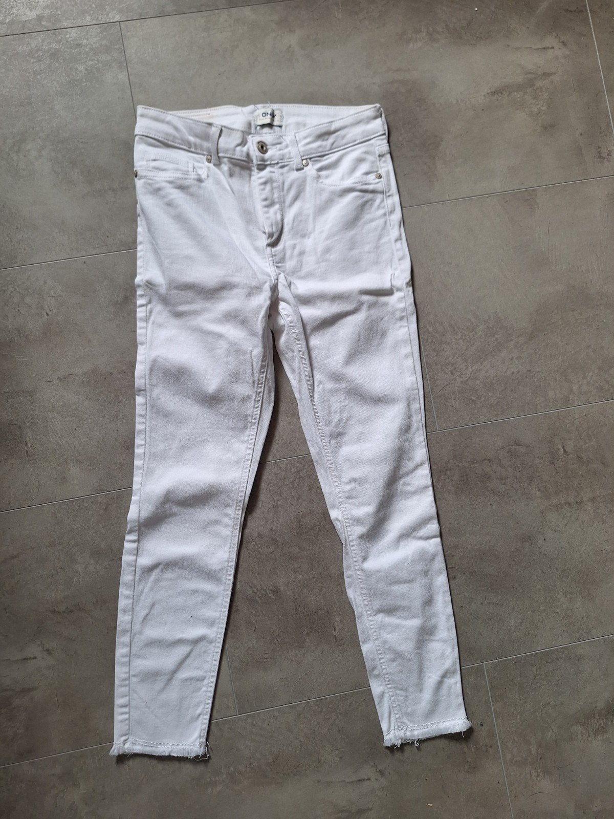 Witte Only skinny jeans - maat M30 (confectie 38/40), Only, Wit, Ophalen of Verzenden, Zo goed als nieuw
