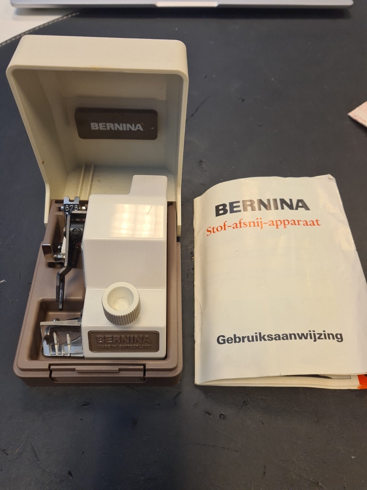 Bernina stof-afsnij-apparaat met handleiding, Ophalen of Verzenden, Gebruikt, Toebehoren, Bernina