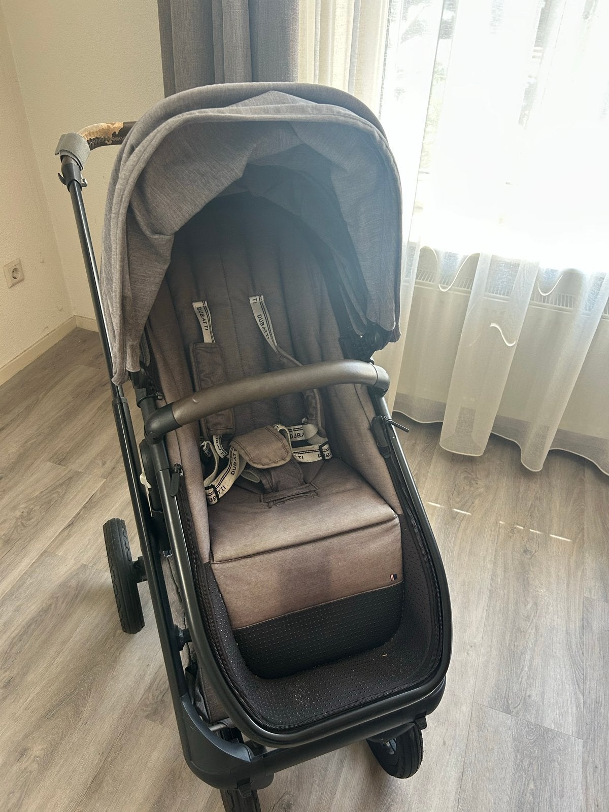 Dubatti kinderwagen met reiswieg en voetenzak, Kinderen en Baby's, Gebruikt, Combiwagen, Met reiswieg, Ophalen