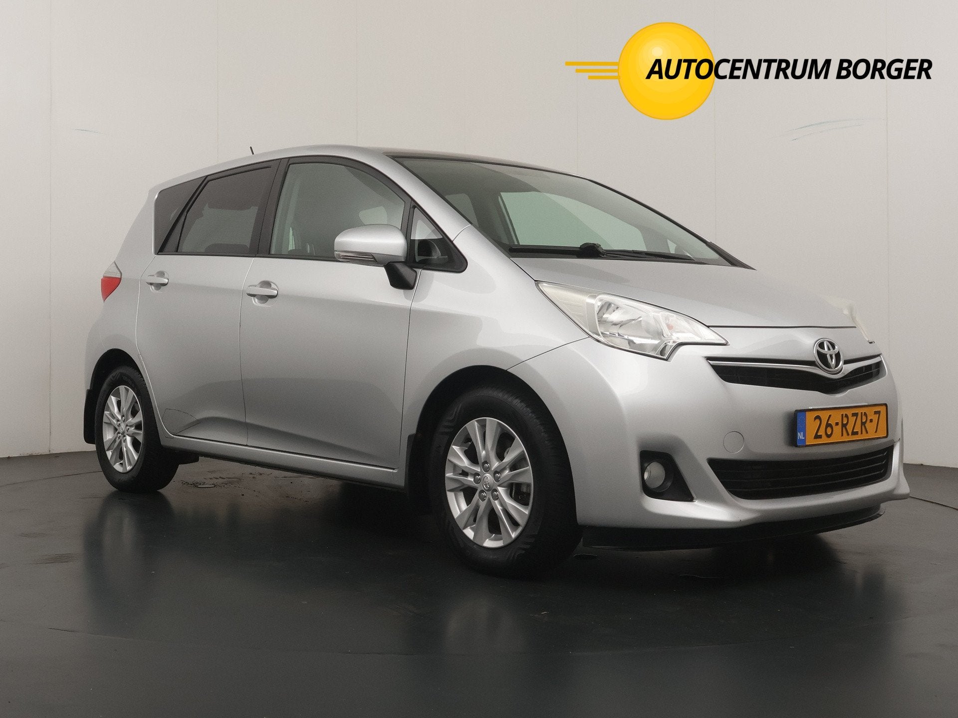 Toyota Verso-S 1.3 Automaat VVT-i Aspiration clima/15"LM /Ca, Euro 5, Gebruikt, 4 cilinders, Met garantie (alle)