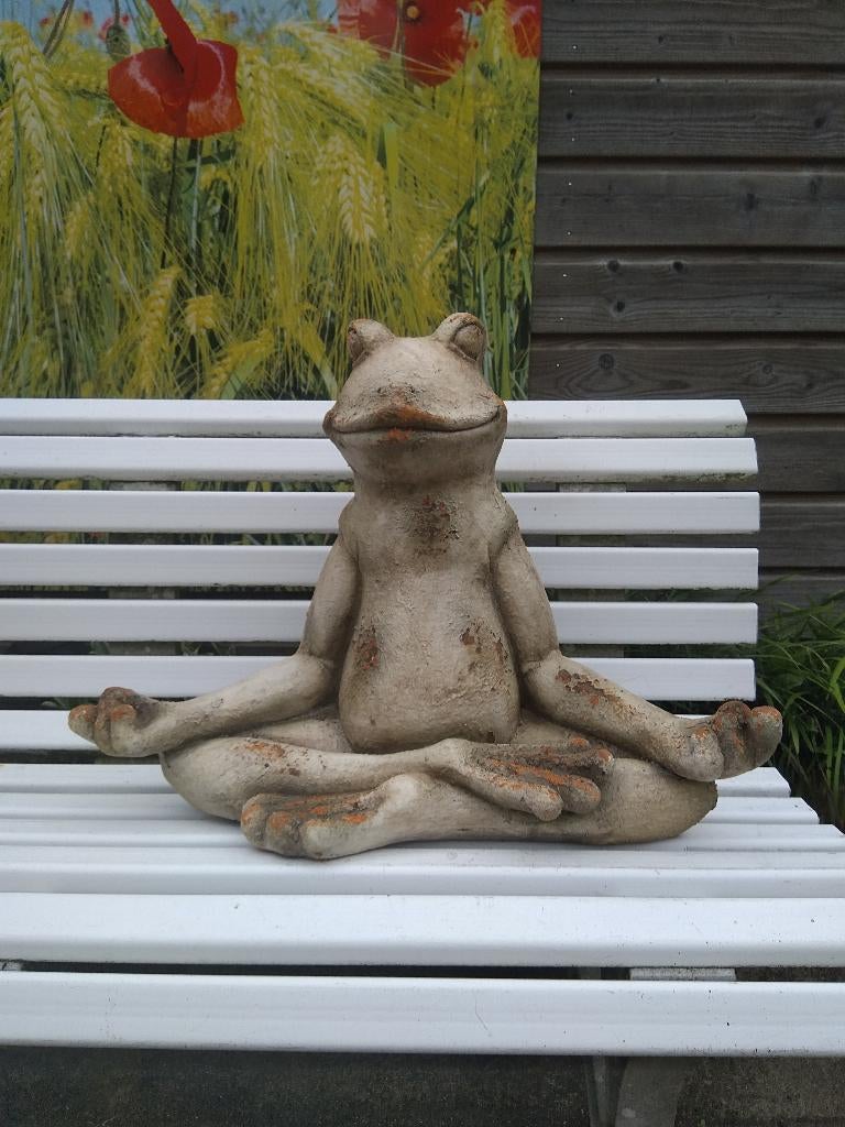 Groot beeld yoga kikker - helemaal zen....., Tuin en Terras, Tuinbeelden, Nieuw, Dierenbeeld, Overige materialen, Ophalen