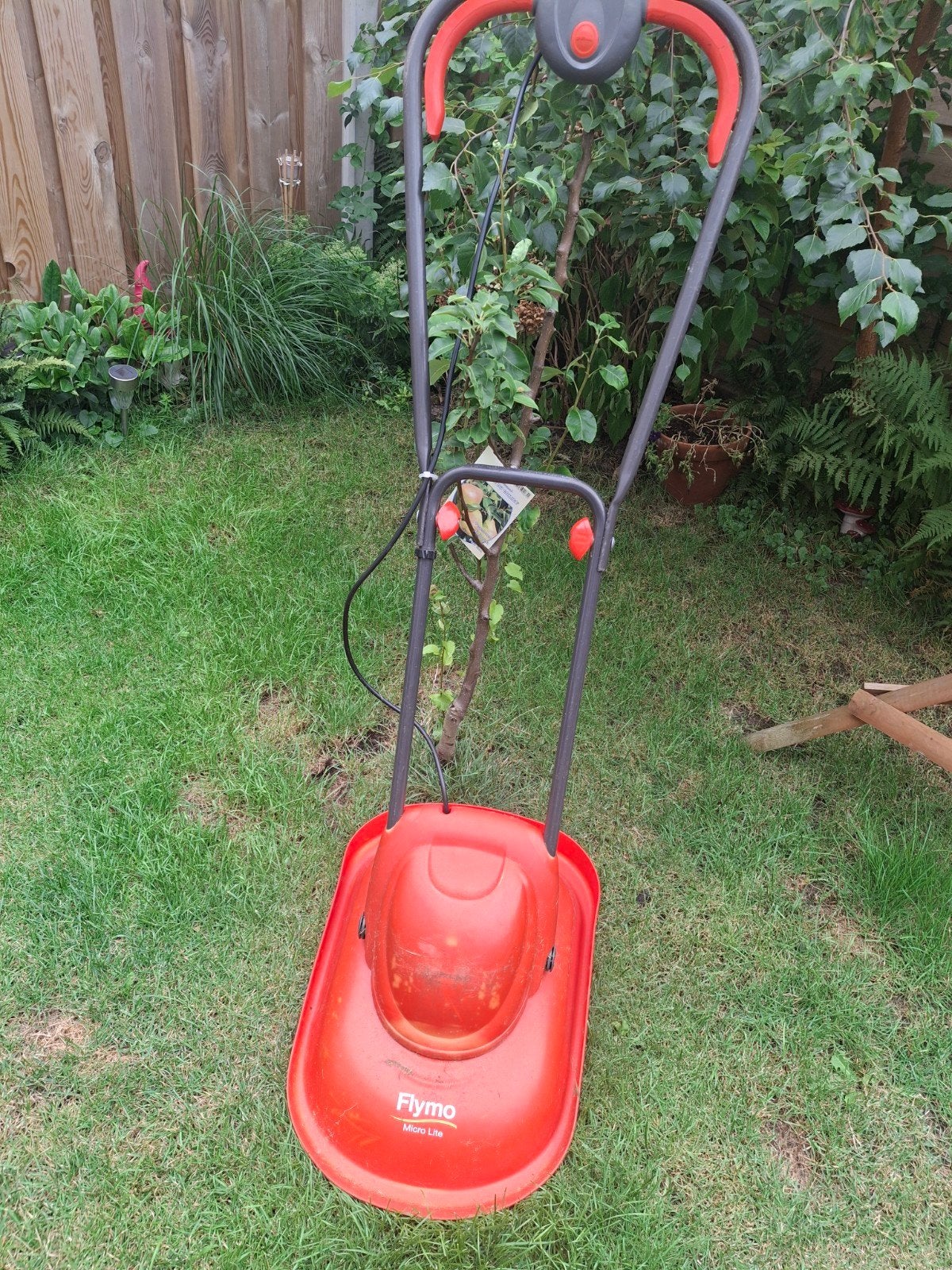 Flymo Micro Lite Elektrische Zweefmaaier, Ophalen, Gebruikt, Elektrische grasmaaier, Minder dan 30 cm