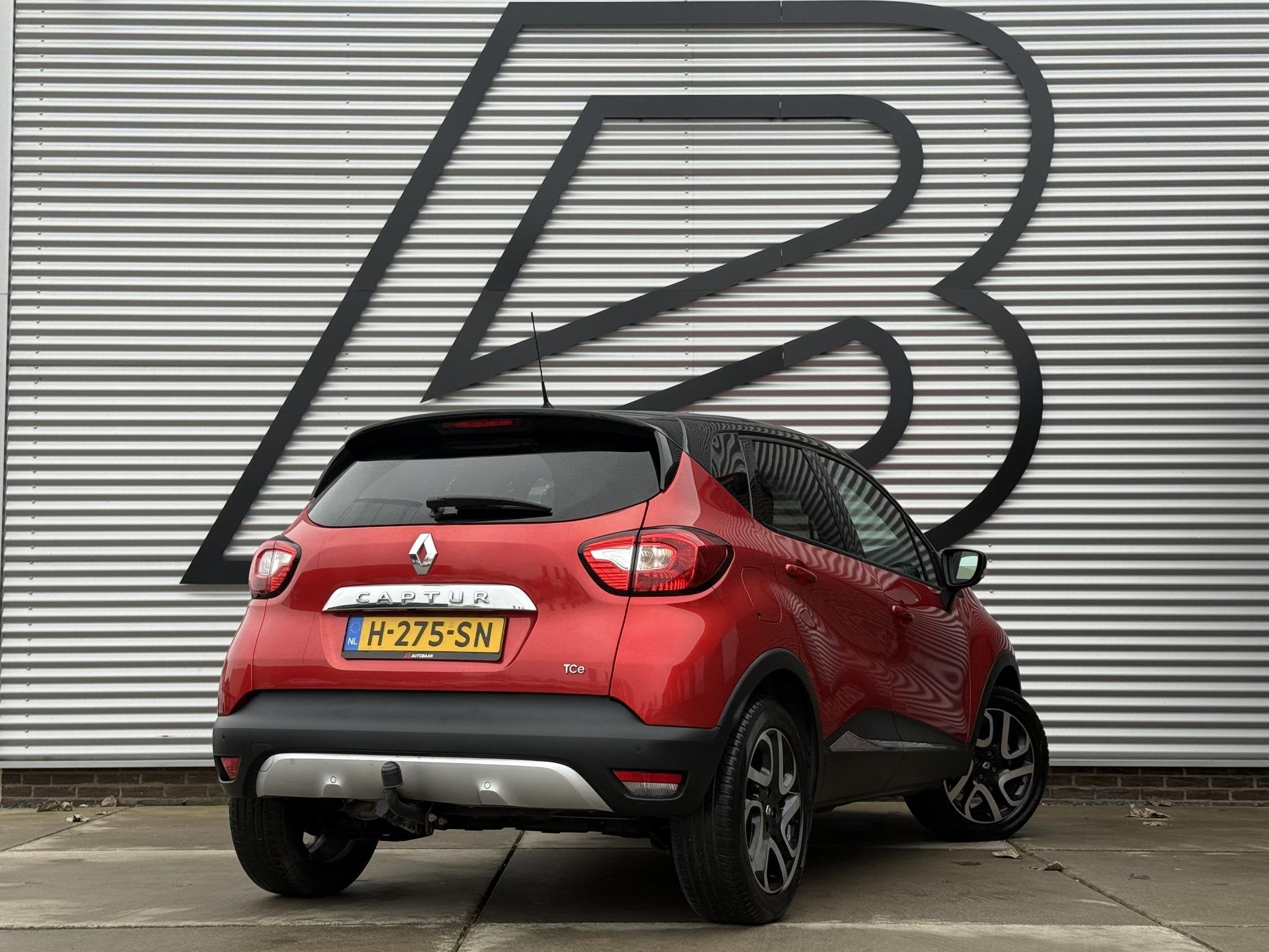 Renault Captur 1.2 TCe Helly Hansen 2e Eigenaar|Navi|Camera|, Auto's, Renault, Euro 5, Stof, 4 cilinders, SUV of Terreinwagen