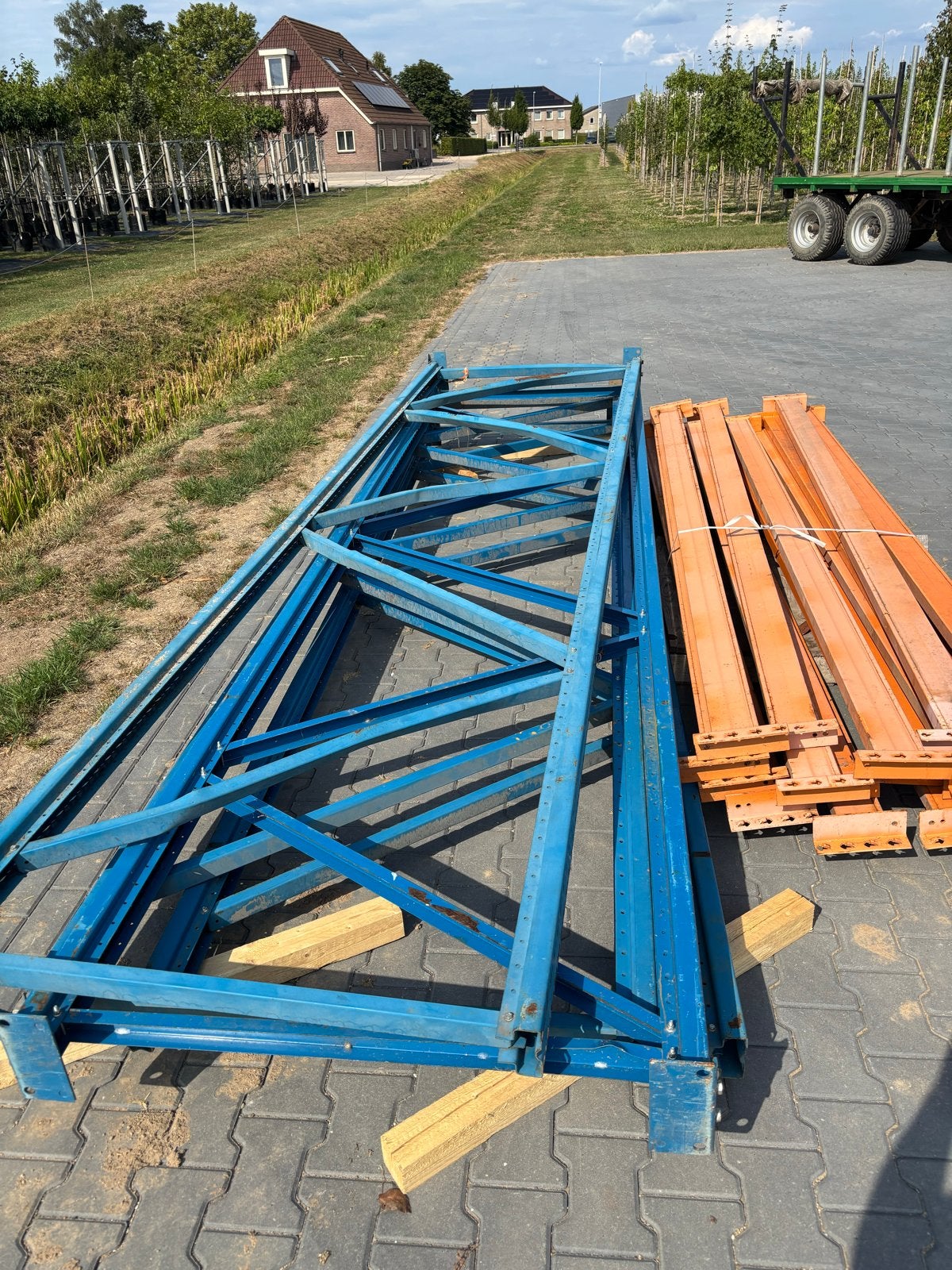 Palletstelling: 4 staanders, 18 liggers (110x410cm, 275cm), Ophalen