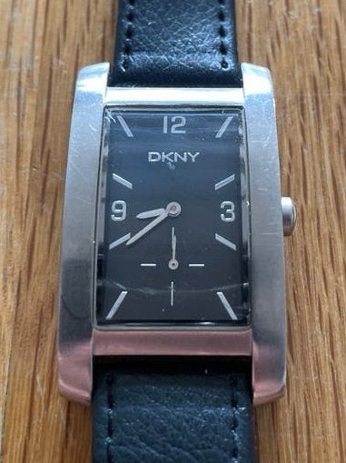 DKNY Dames Horloge - Zwart Leren Bandje, Zilveren Kast, Sieraden, Tassen en Uiterlijk, Horloges | Dames, Staal, DKNY, Polshorloge
