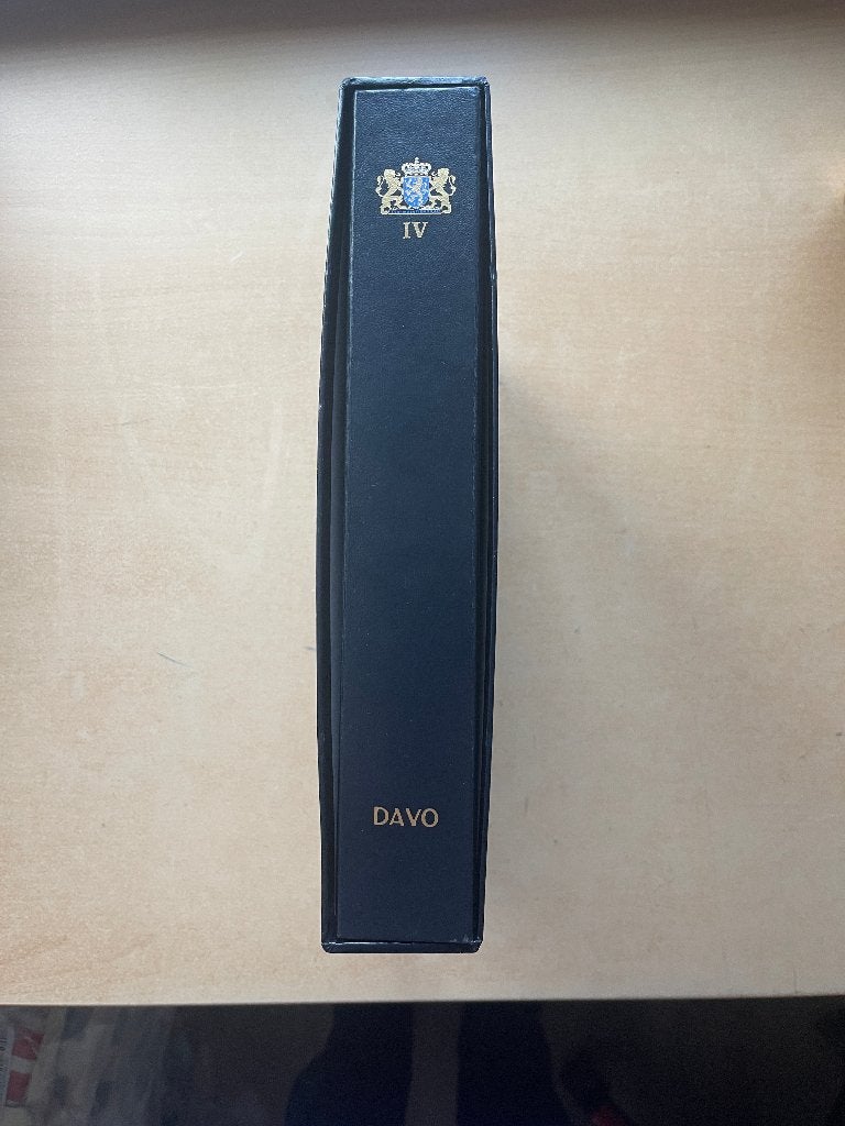 Davo Album lV - 1988 - 2008 met Beschermhoes, Postzegels en Munten, Postzegels | Toebehoren, Ophalen of Verzenden, Verzamelalbum