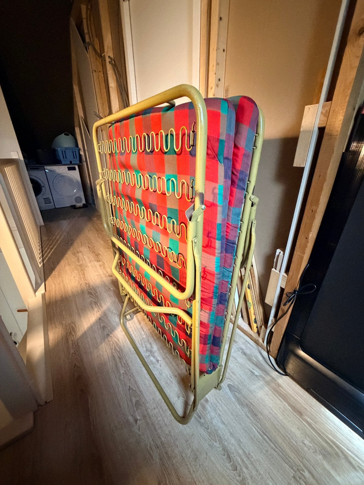 GRATIS - Opklapbed vouwbed, Huis en Inrichting, Slaapkamer | Bedden, Ophalen, Eenpersoons, Metaal, 70 cm of minder