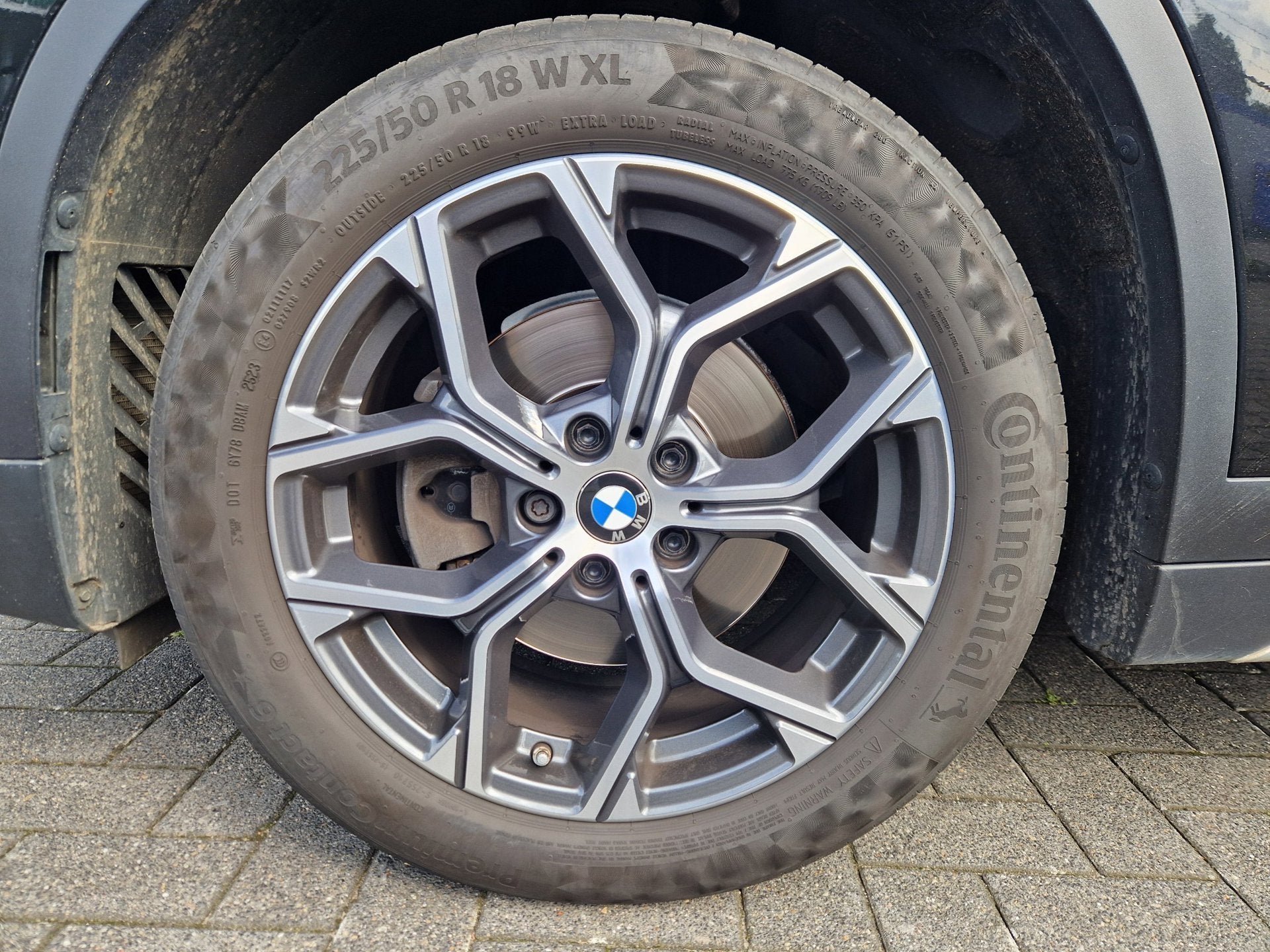 BMW X1 SDrive18i High Executive 1E Eig/Led /Leer /Cruise/Btw, Gebruikt, Automatische klimaatregeling, Zwart, Leder