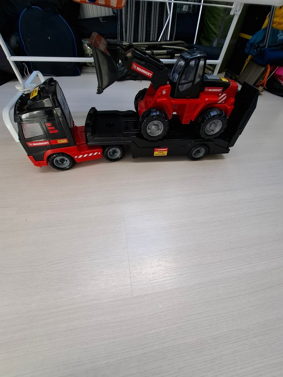 Mammoet vrachtwagen met graafmachine speelgoed, Ophalen, Gebruikt