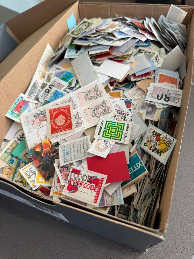 Doos - gestempeld Nederland, Postzegels en Munten, Postzegels | Volle albums en Verzamelingen, Ophalen of Verzenden, Nederland