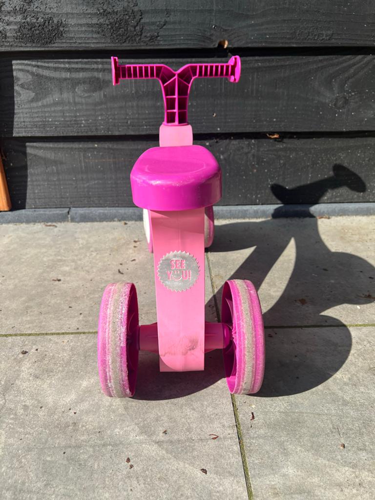 Roze loopfietsje voor kleintjes (1,5-2,5 jaar), Ophalen, Gebruikt, Loopfiets