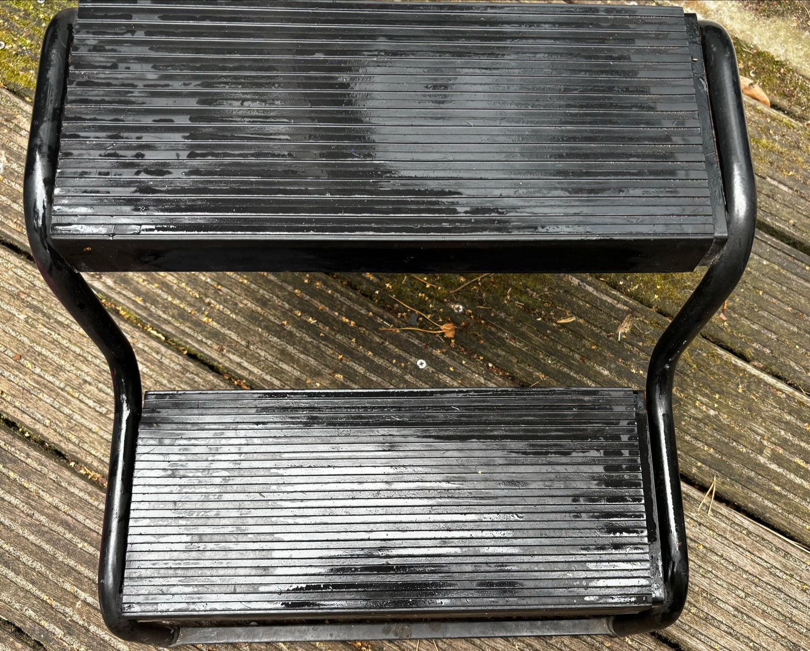 Zwarte metalen caravanopstapje / trapje met twee treden, Ophalen, Gebruikt