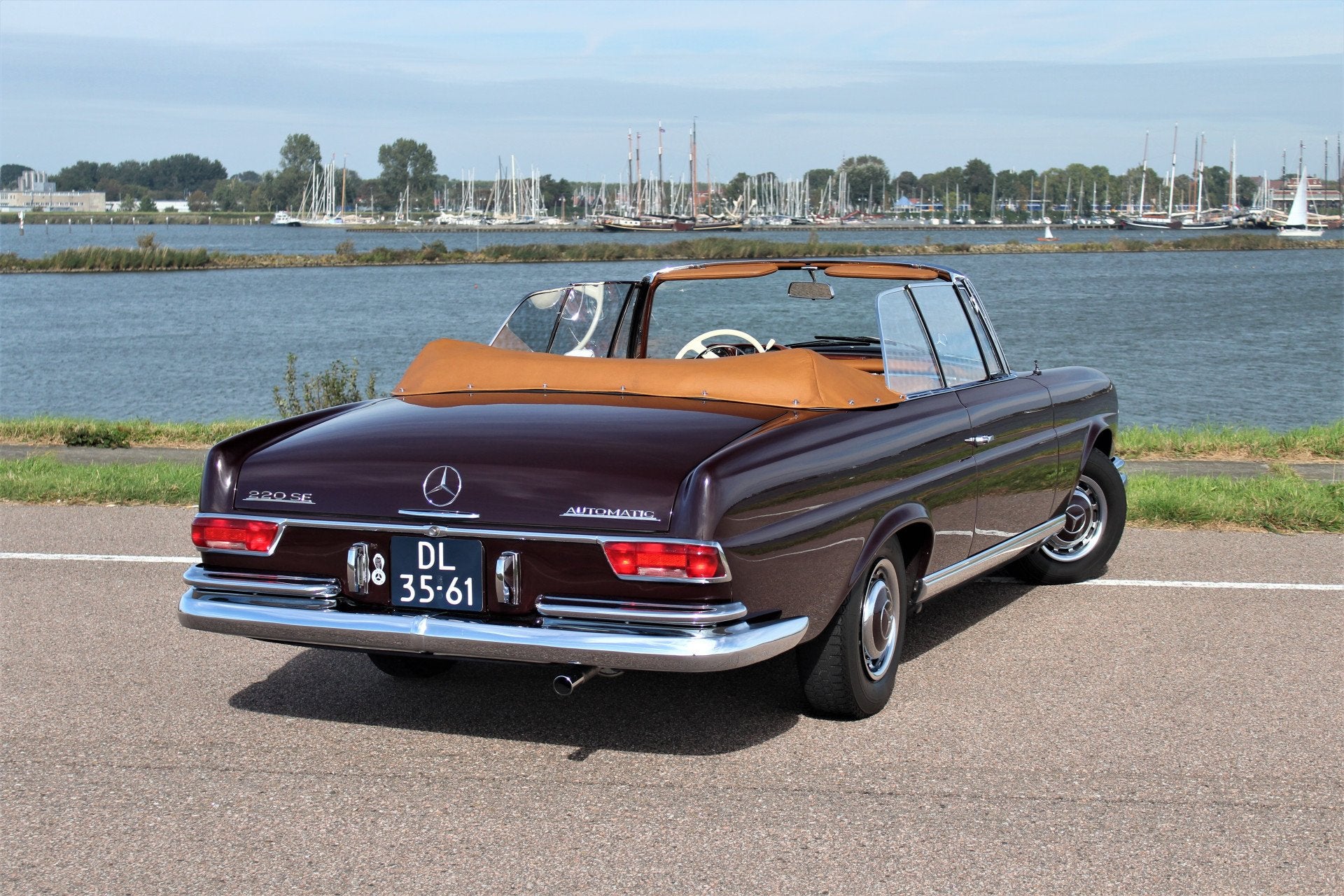 Mercedes-Benz S-Klasse 220 SE W111 Cabriolet (bj 1966), Automaat, Achterwielaandrijving, Open dak, Geïmporteerd