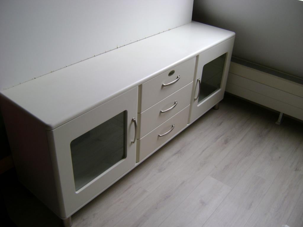 Vintage dressoir, Ophalen, Met deur(en), Glas, 150 tot 200 cm