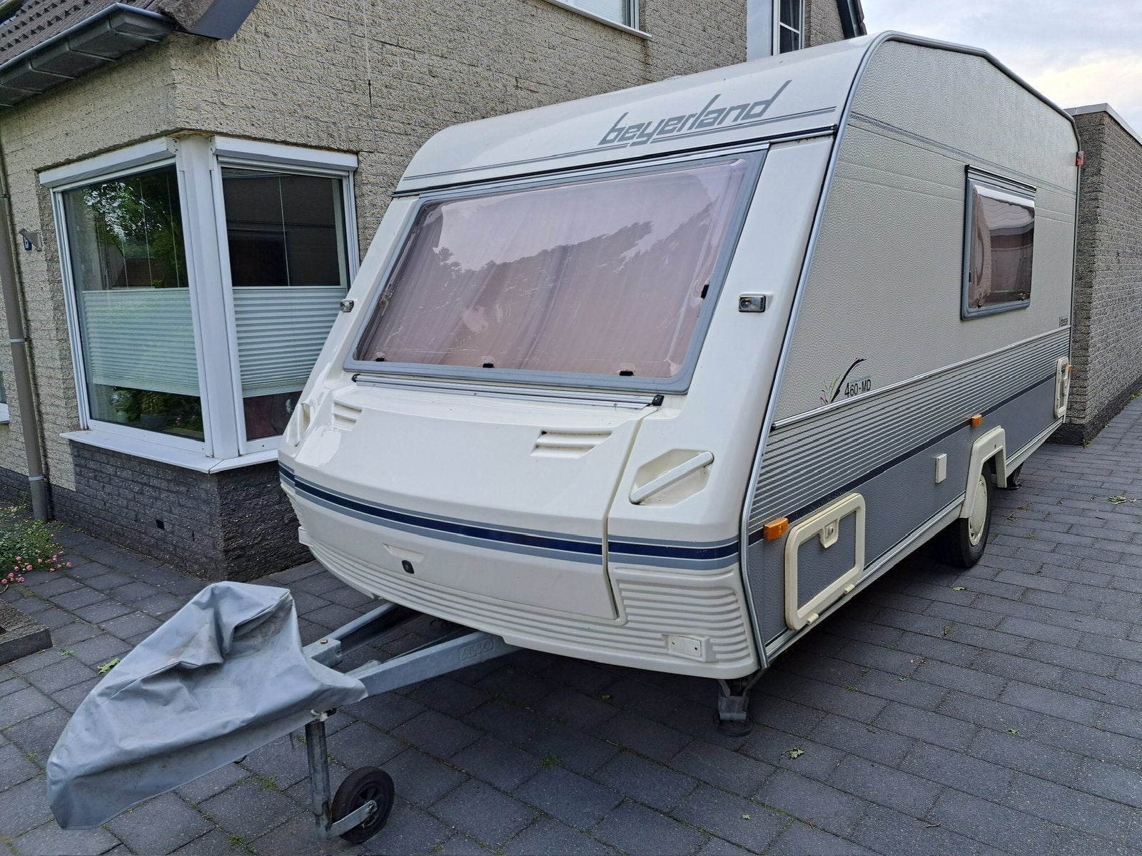 Beyerland Vitesse 460 - Compacte en complete caravan, Caravans en Kamperen, Standaardzit, Omvormbare zithoek, 750 - 1000 kg, Particulier