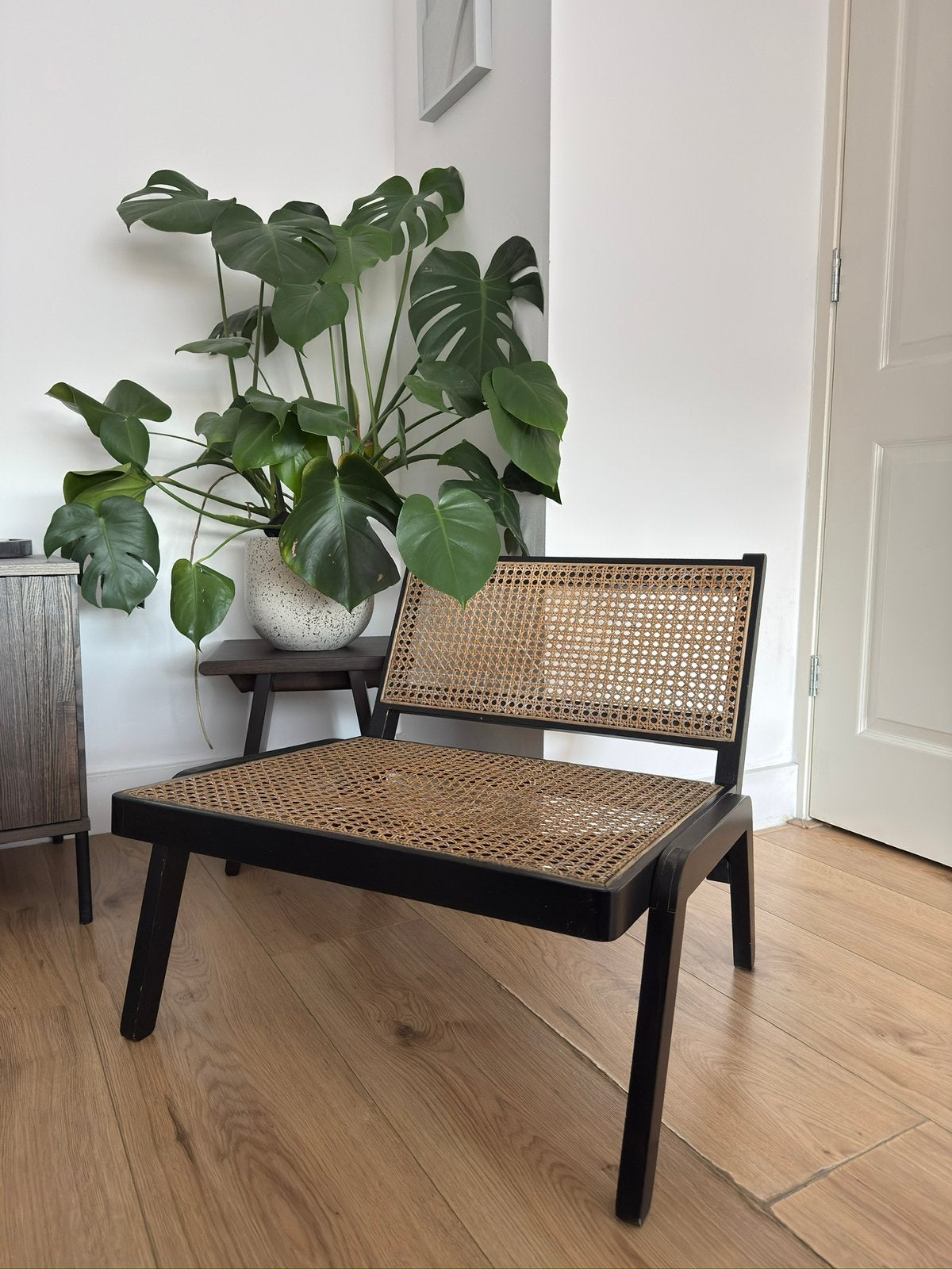 H&M Studio Home Lounge Stoel Rotan Hout Riet Zwart Beige, Tuin en Terras, Ophalen, Zo goed als nieuw, Rotan
