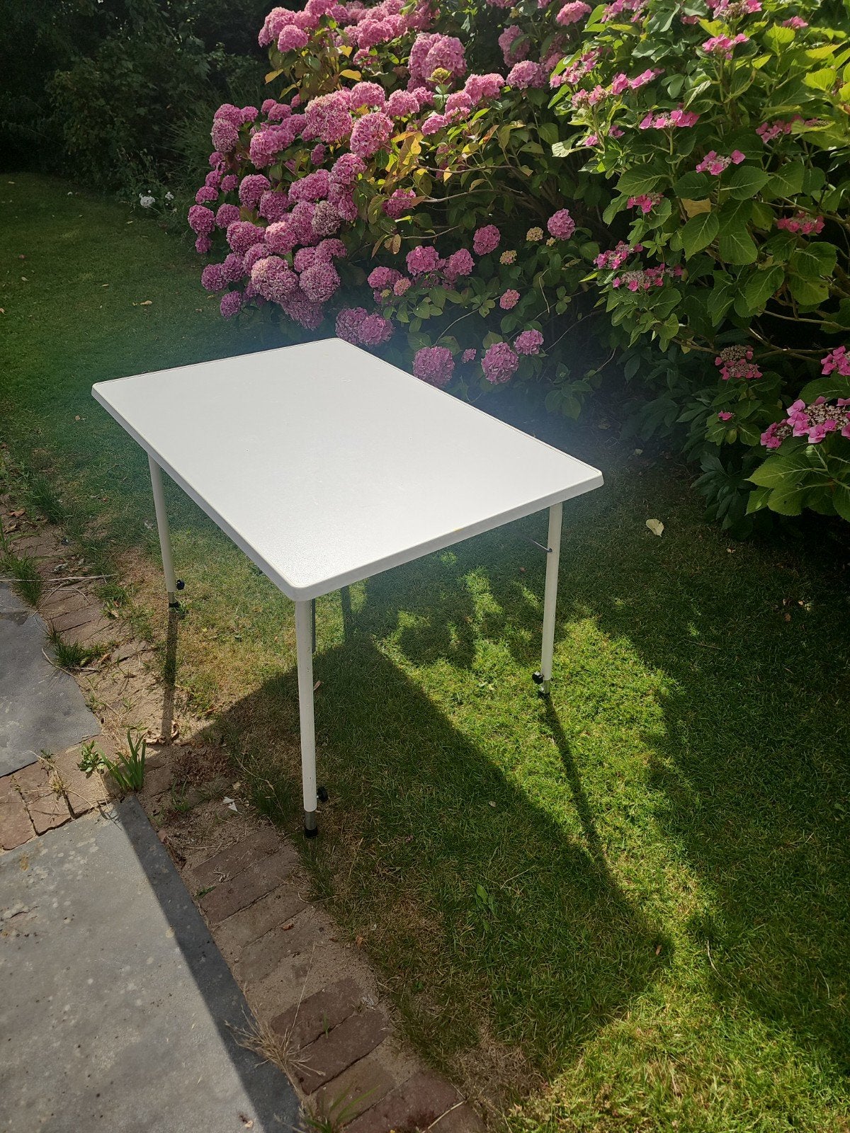 Stevige campingtafel met verstelbare aluminium poten, Ophalen
