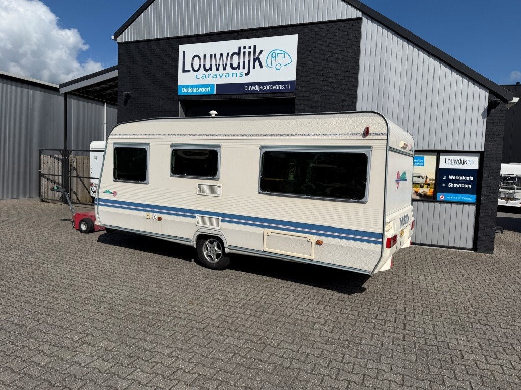 ADRIA Unica B 502 UP ’01 (Fransbed, Rondzit), Rondzit, Vast bed, Bedrijf, 750 - 1000 kg