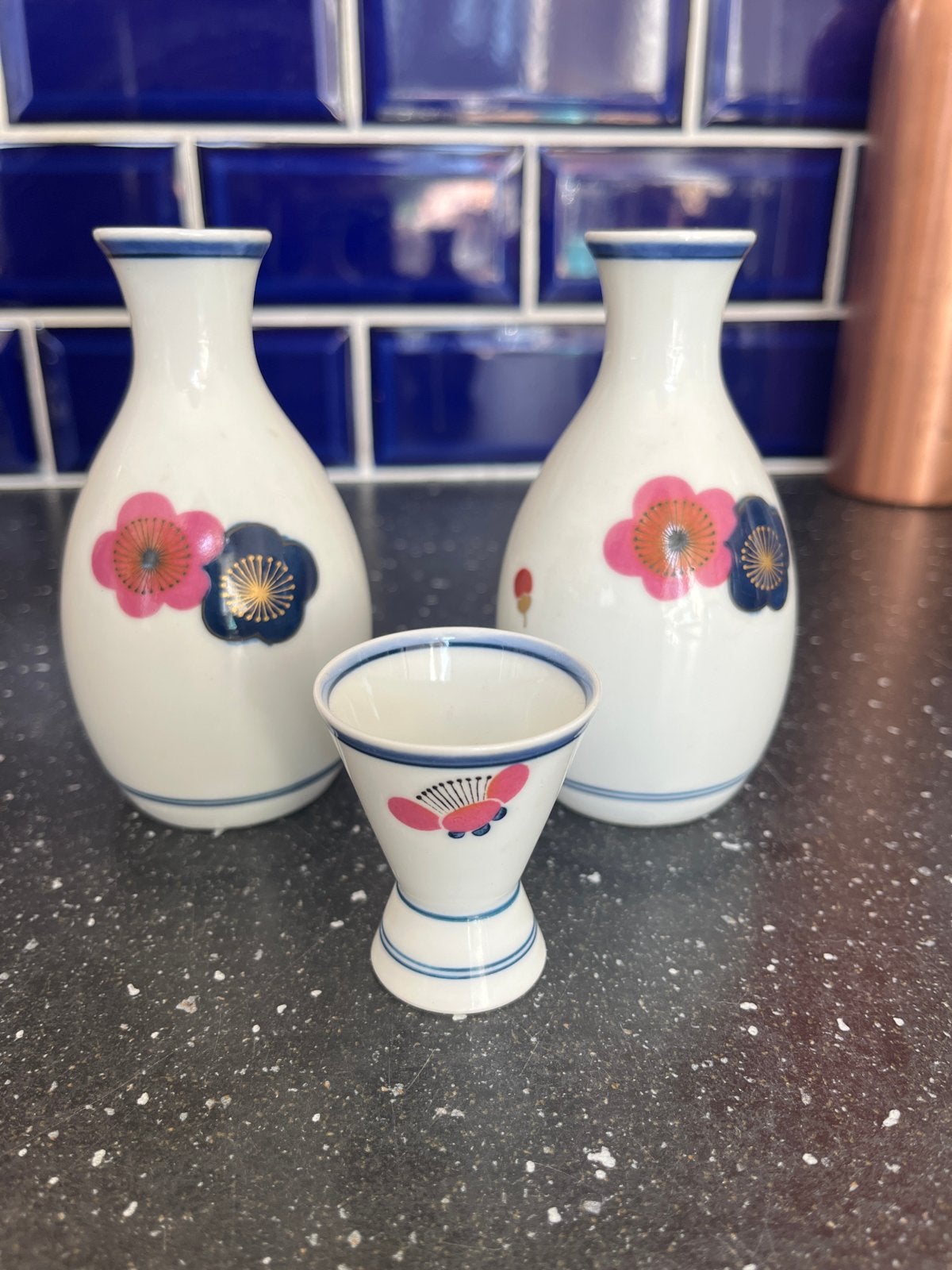 Vintage Japans Sake Set - 2 Karaffen en 1 Kopje, Ophalen of Verzenden